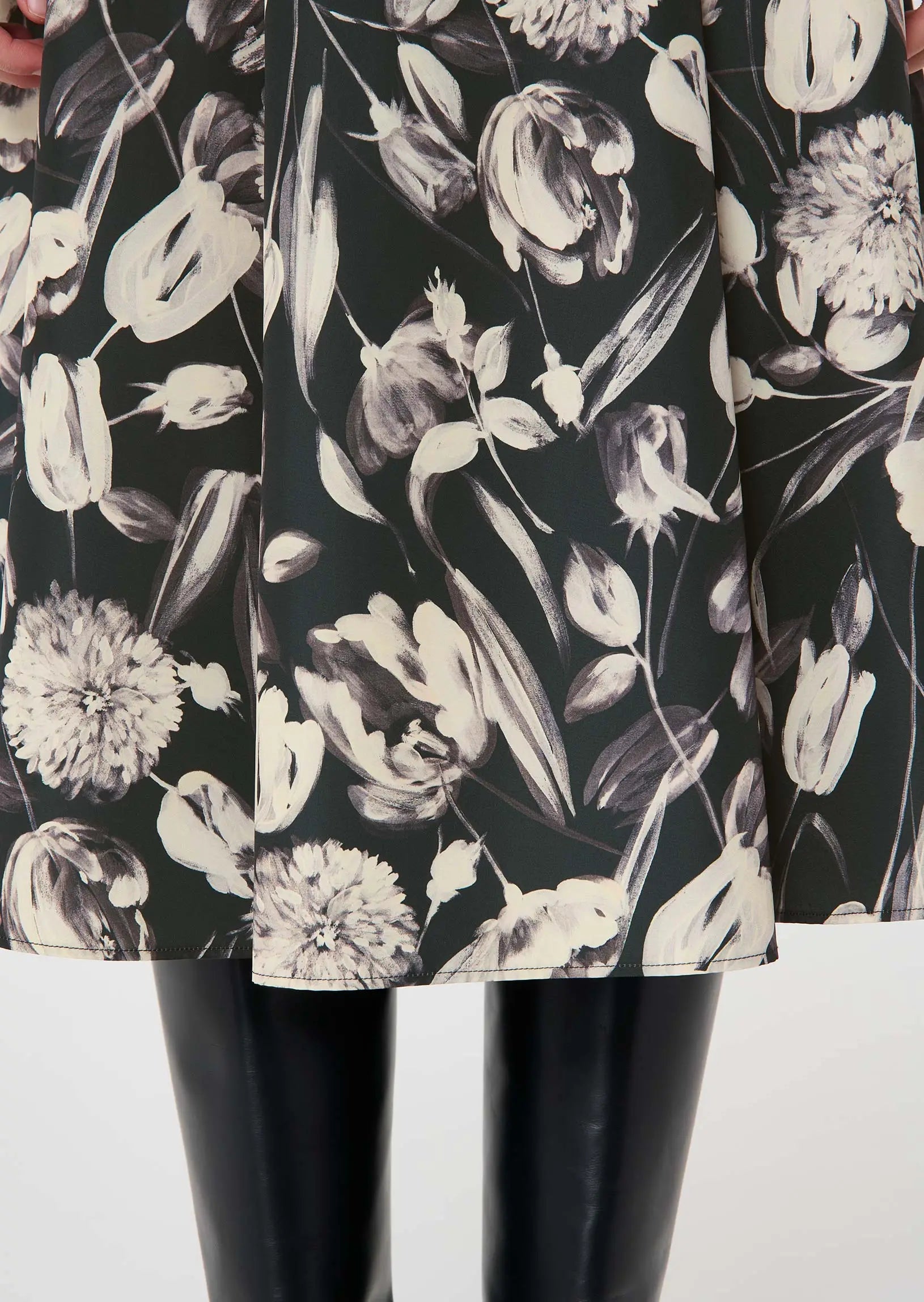 Joe black with ecru tulip print skirt Tara Jarmon