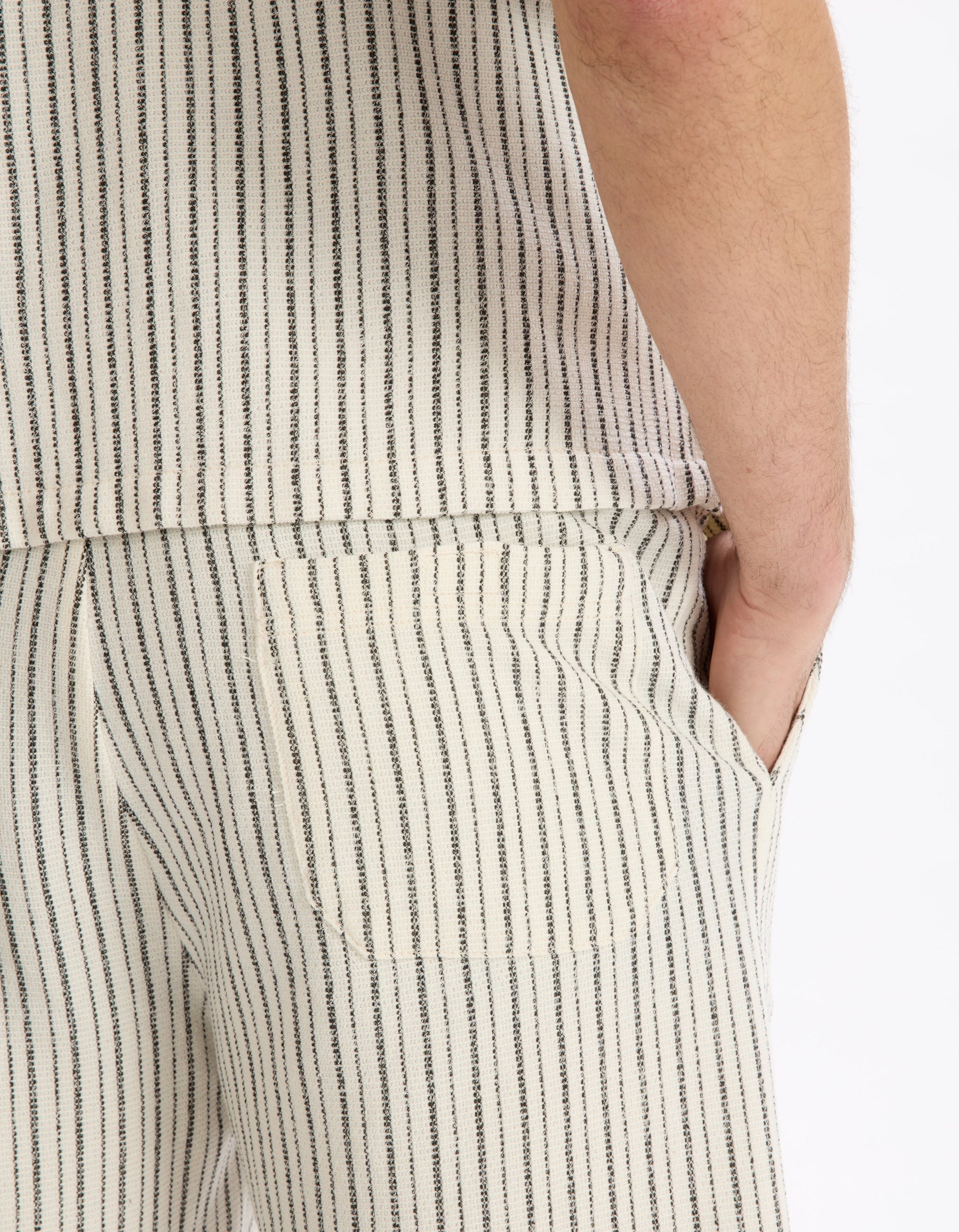 Gostripebm Ecru Bermuda Celio