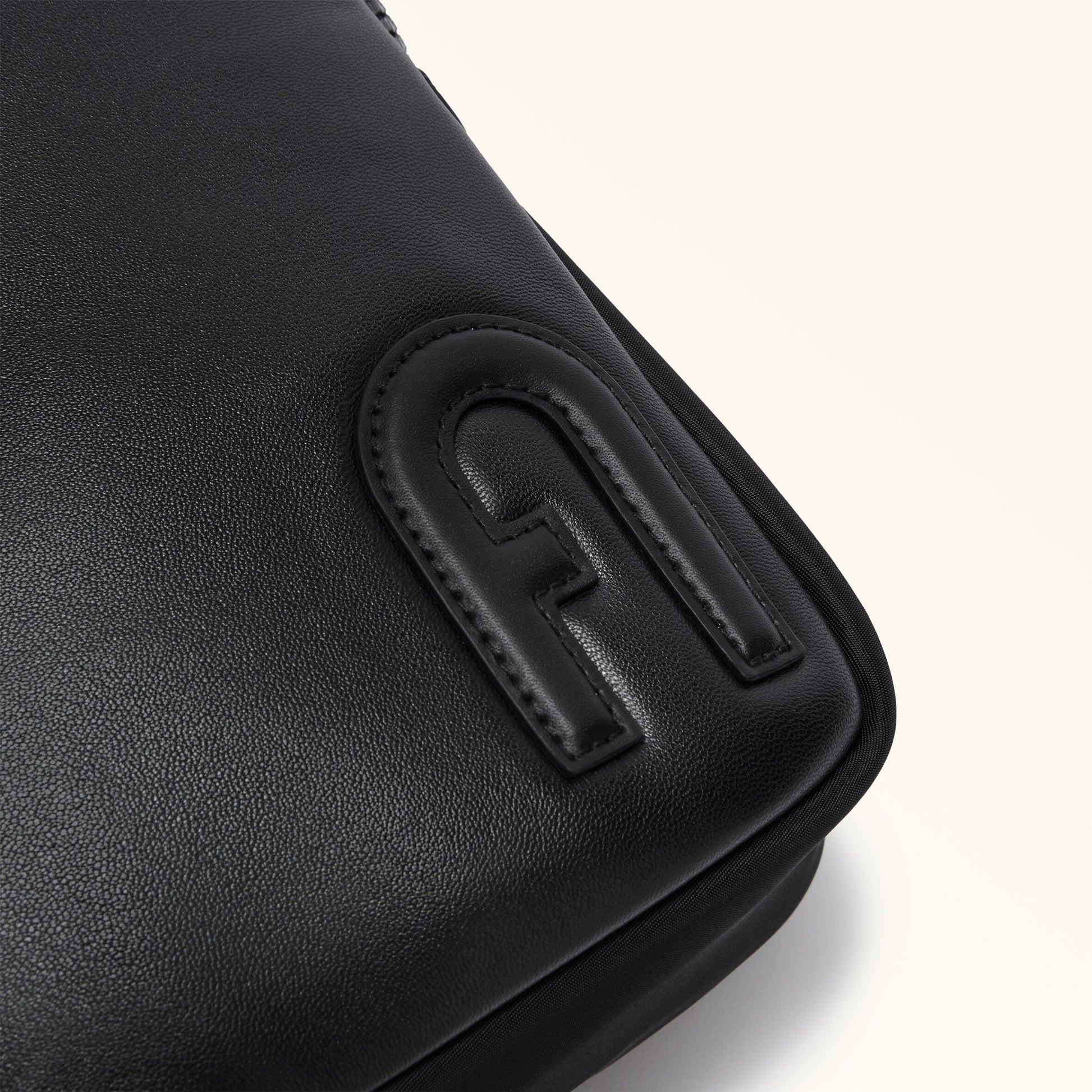 Man Orion Crossbody Nero Furla