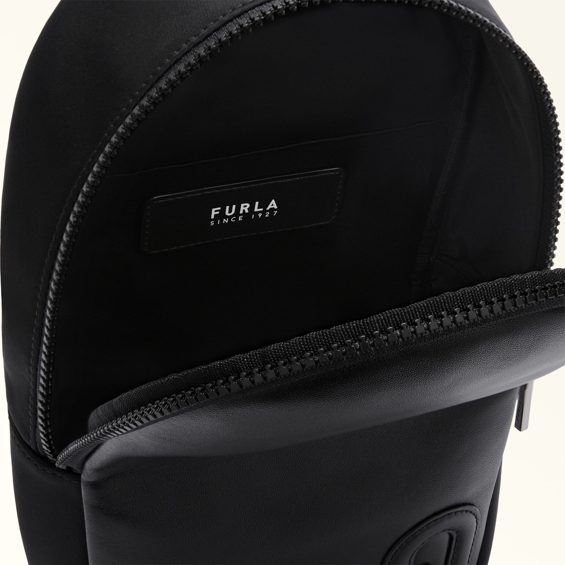 Man Orion Crossbody Nero Furla