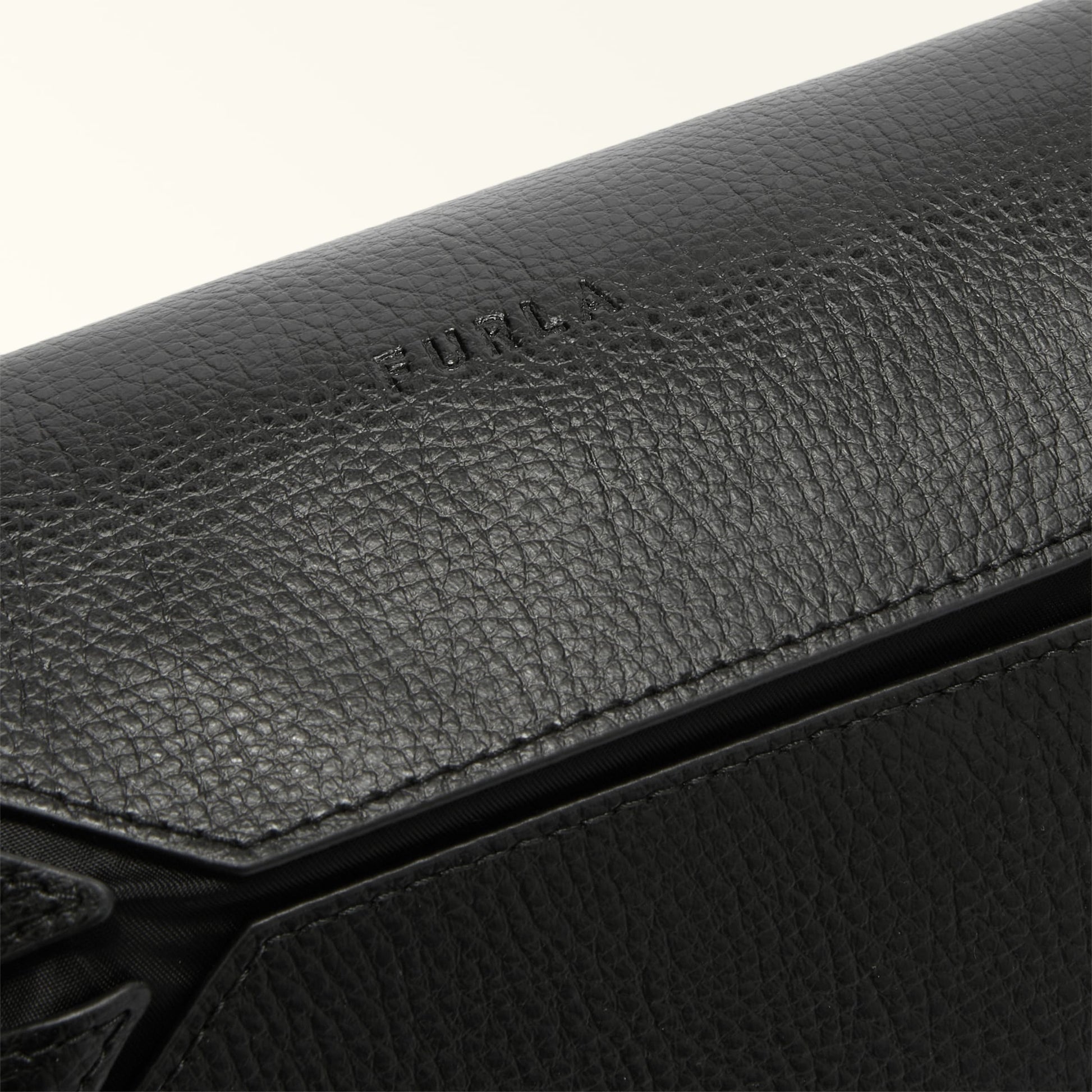 Man Giove Edro Toiletry Case Nero Furla