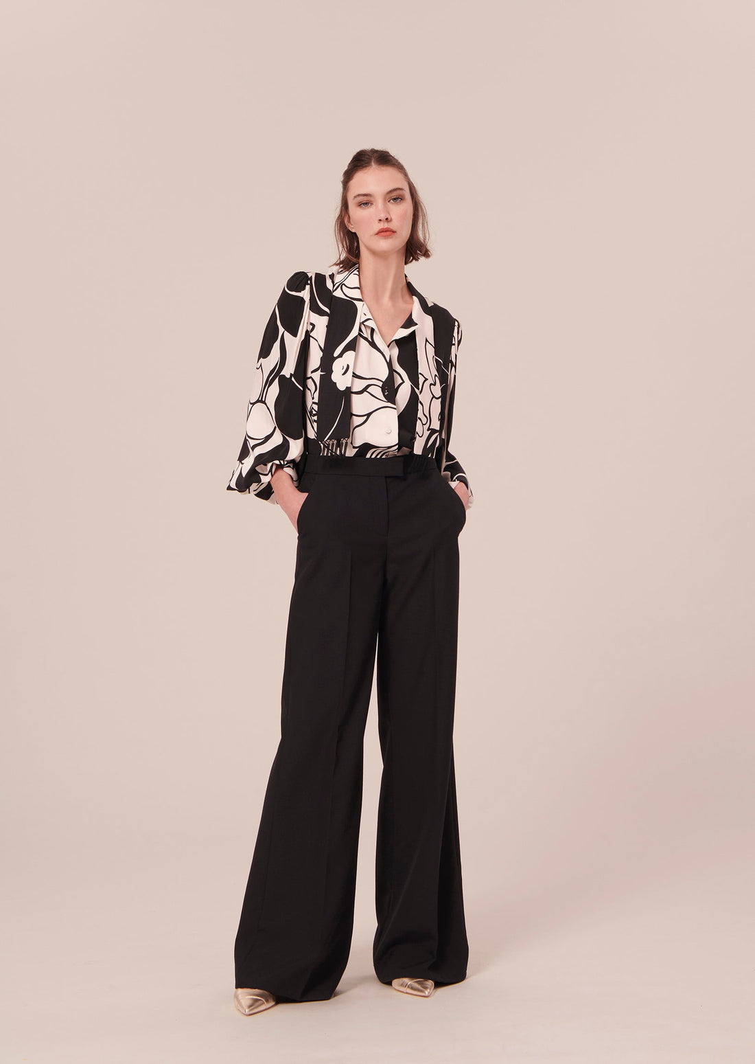 Primavera black cold wool pants by Tara Jarmon Lebanon