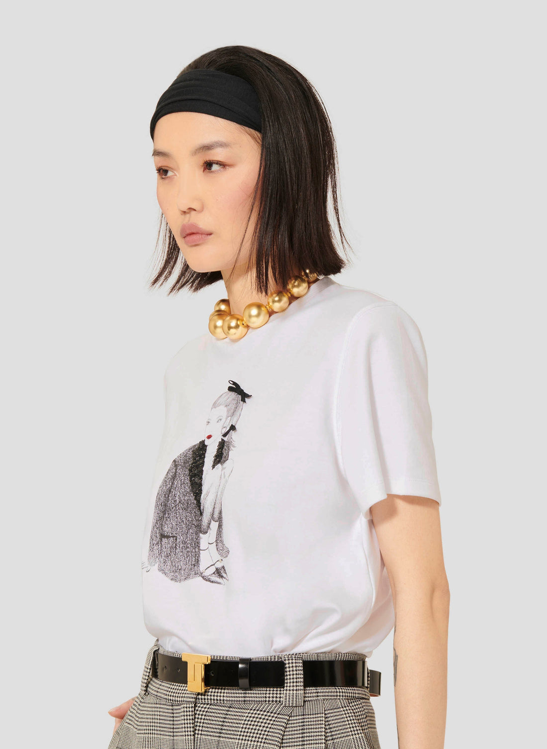 Classic White Cotton T-Shirt with Illustration. 