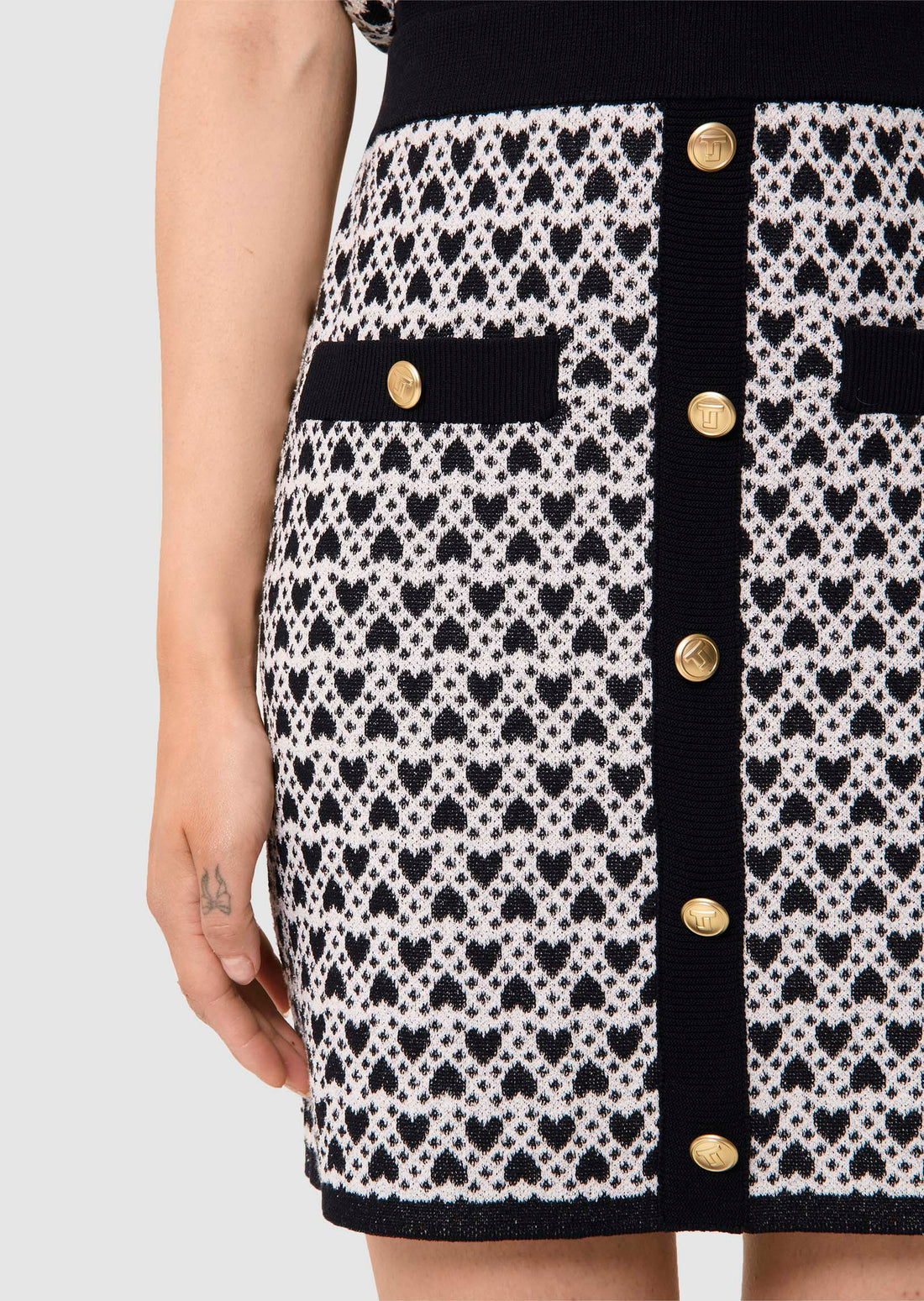 Jani ecru cotton skirt with mini heart print