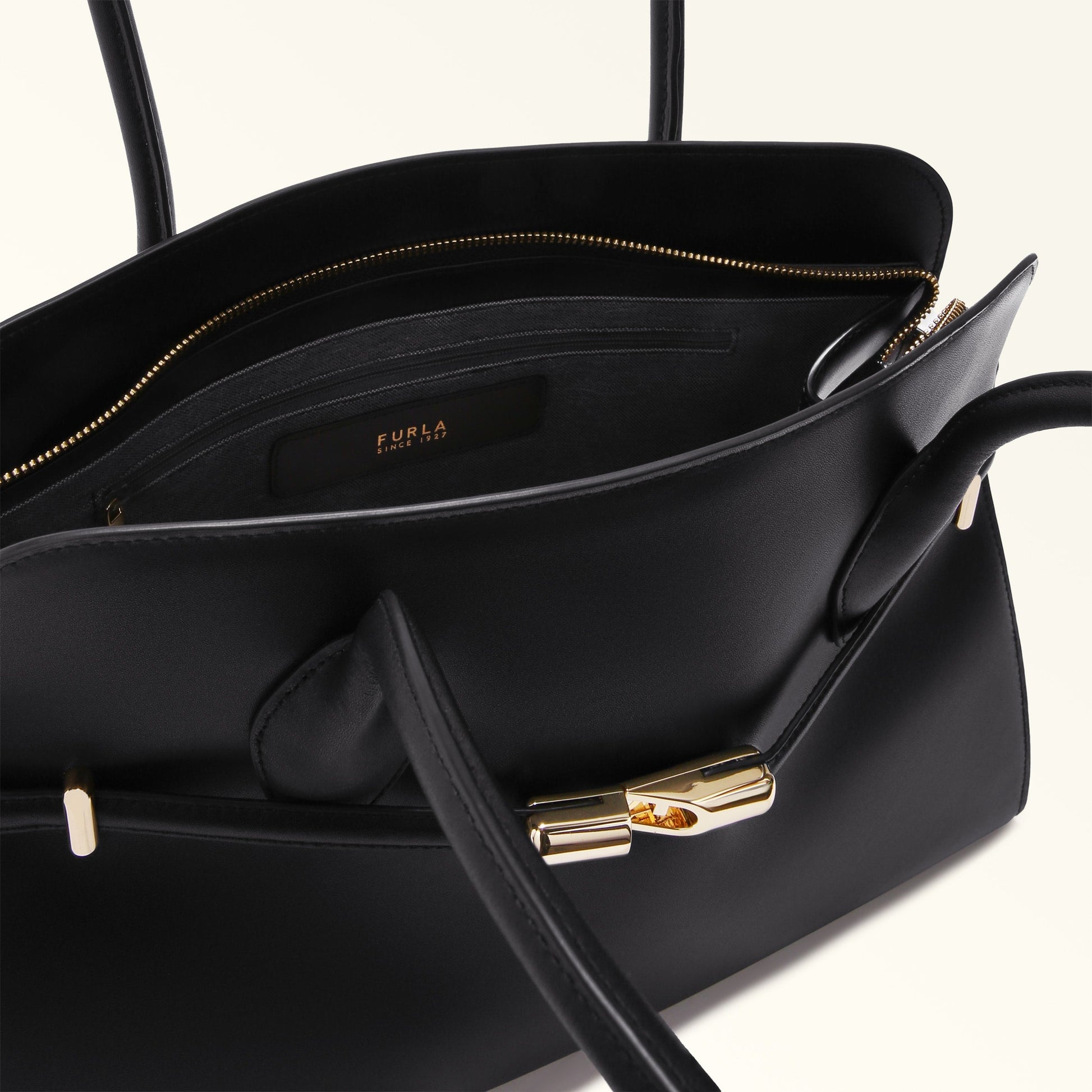 Furla Goccia Shoulder Bag Nero Furla