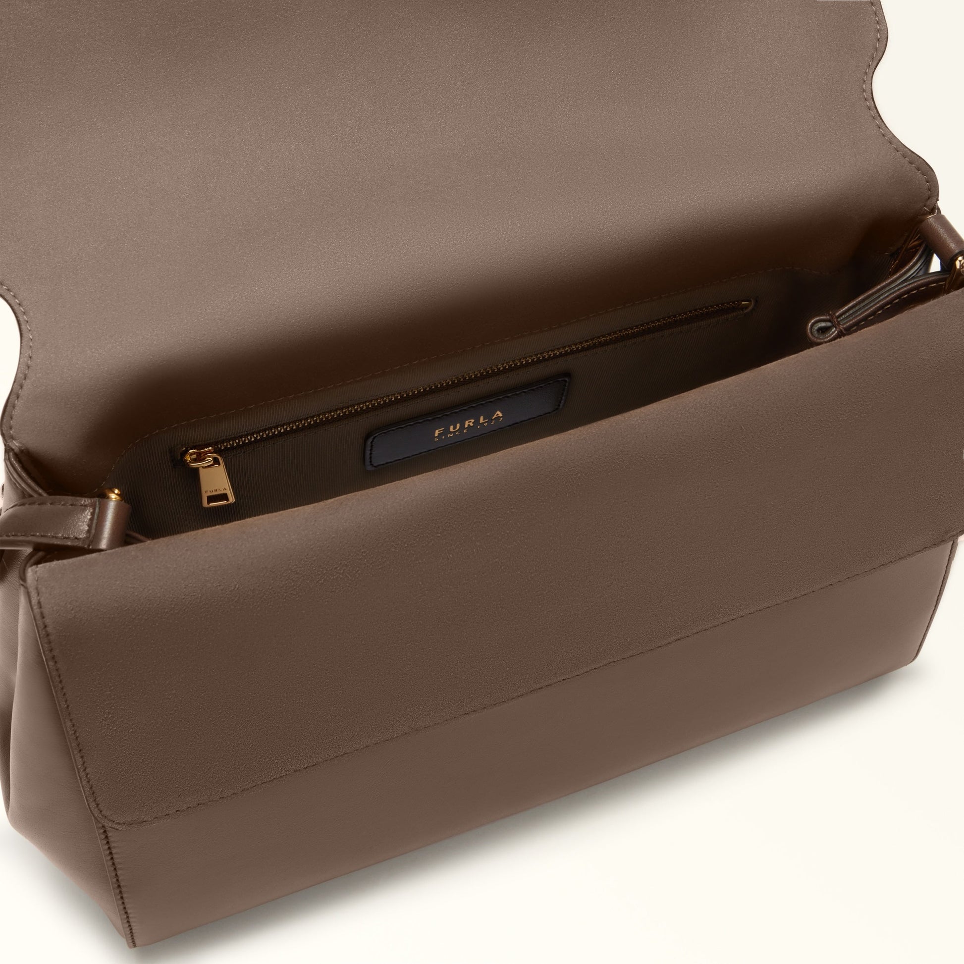 Furla Domus M Shoulder Bag 32 Furla