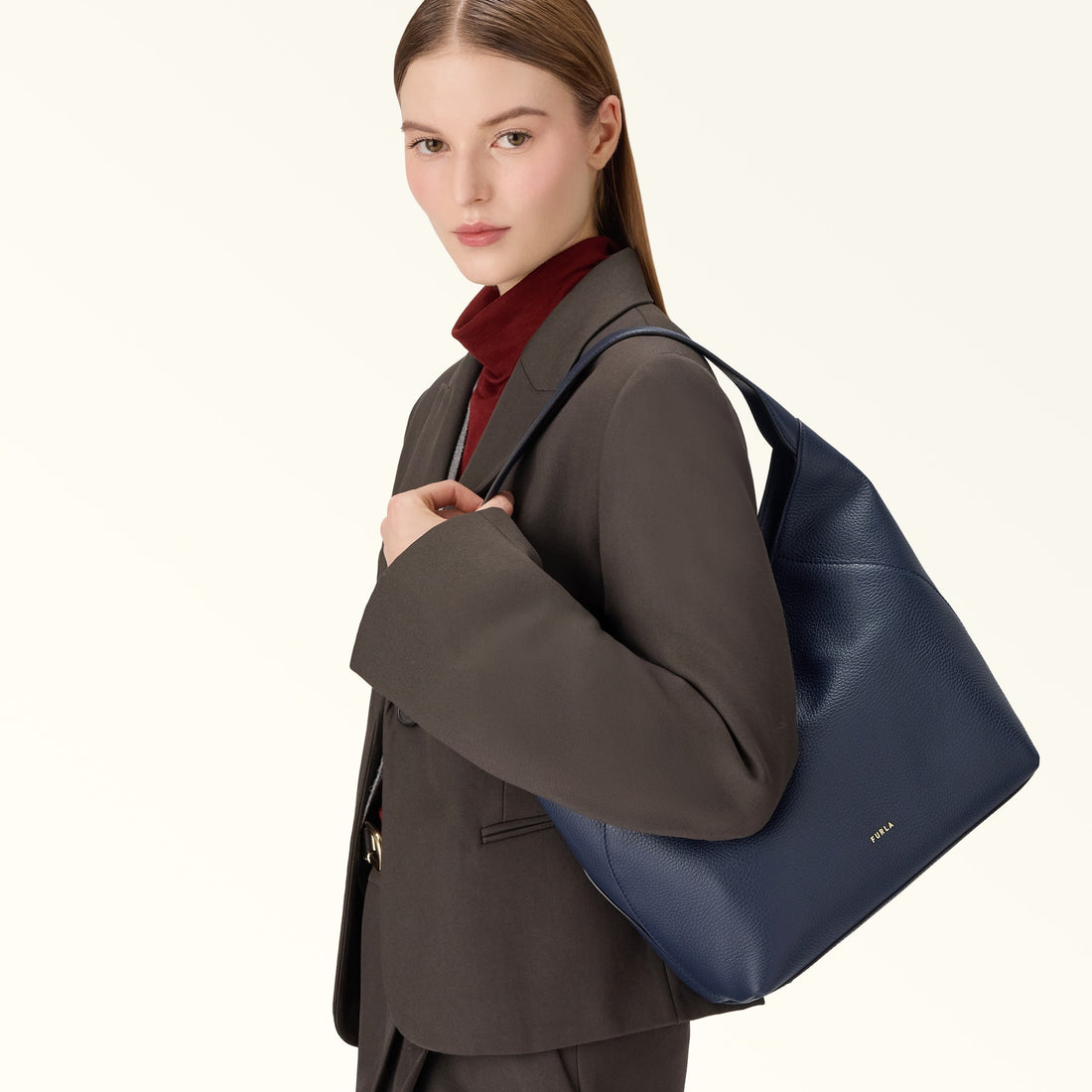 Furla Lara M Hobo Bag In Leather