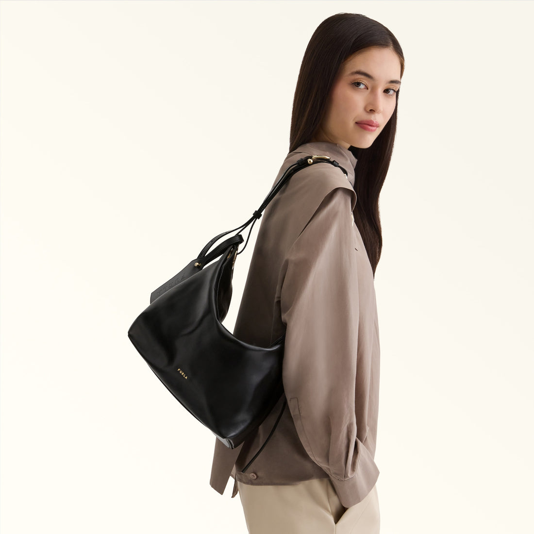 Furla Ginevra M Shoulder Bag in Black - Bags 