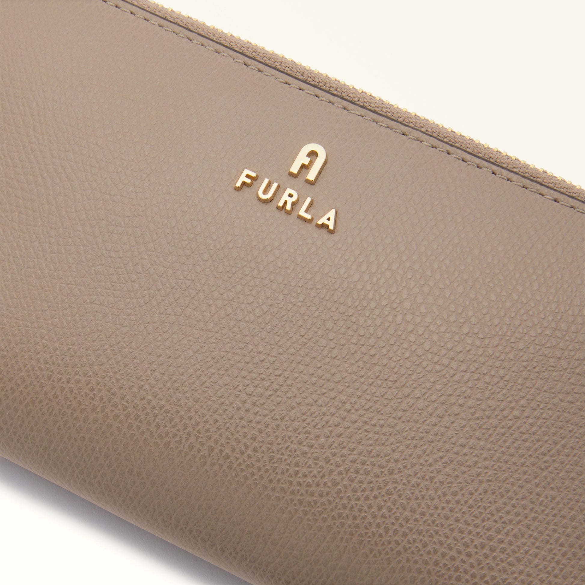 Furla Camelia Zip Around L Furla