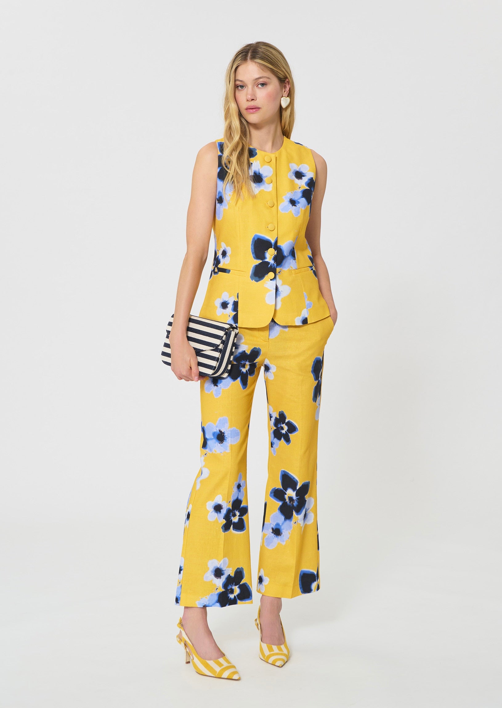 vest in yellow floral printed linen and cotton