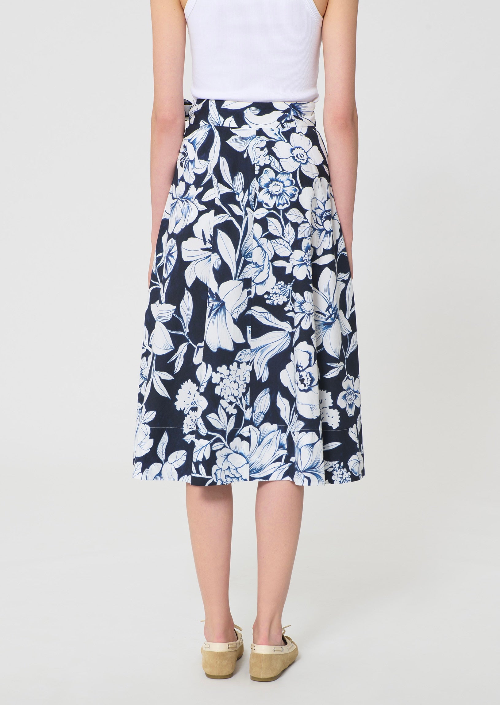 skirt in midnight blue floral printed cotton