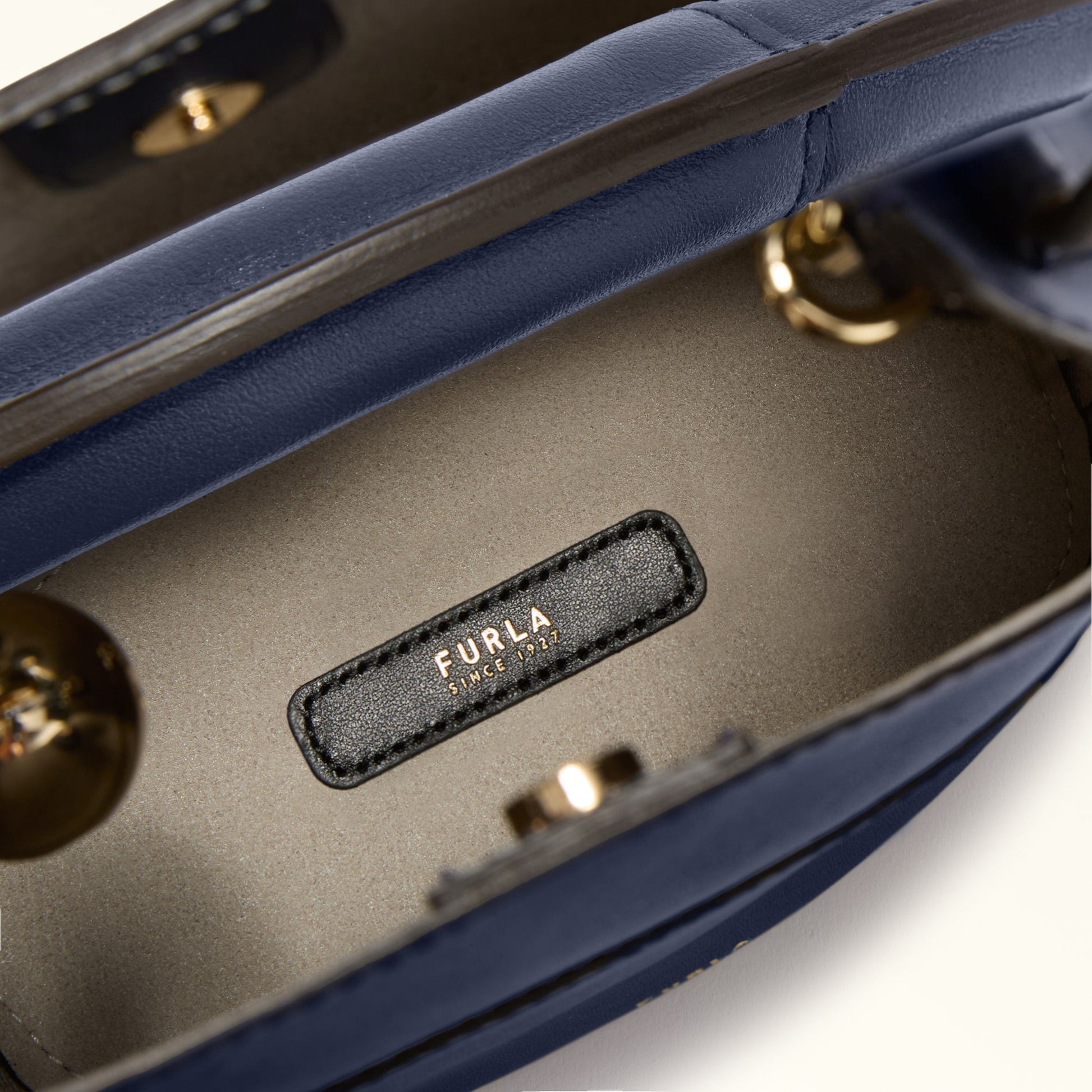 FURLA SFERA BUCKET BAG Furla