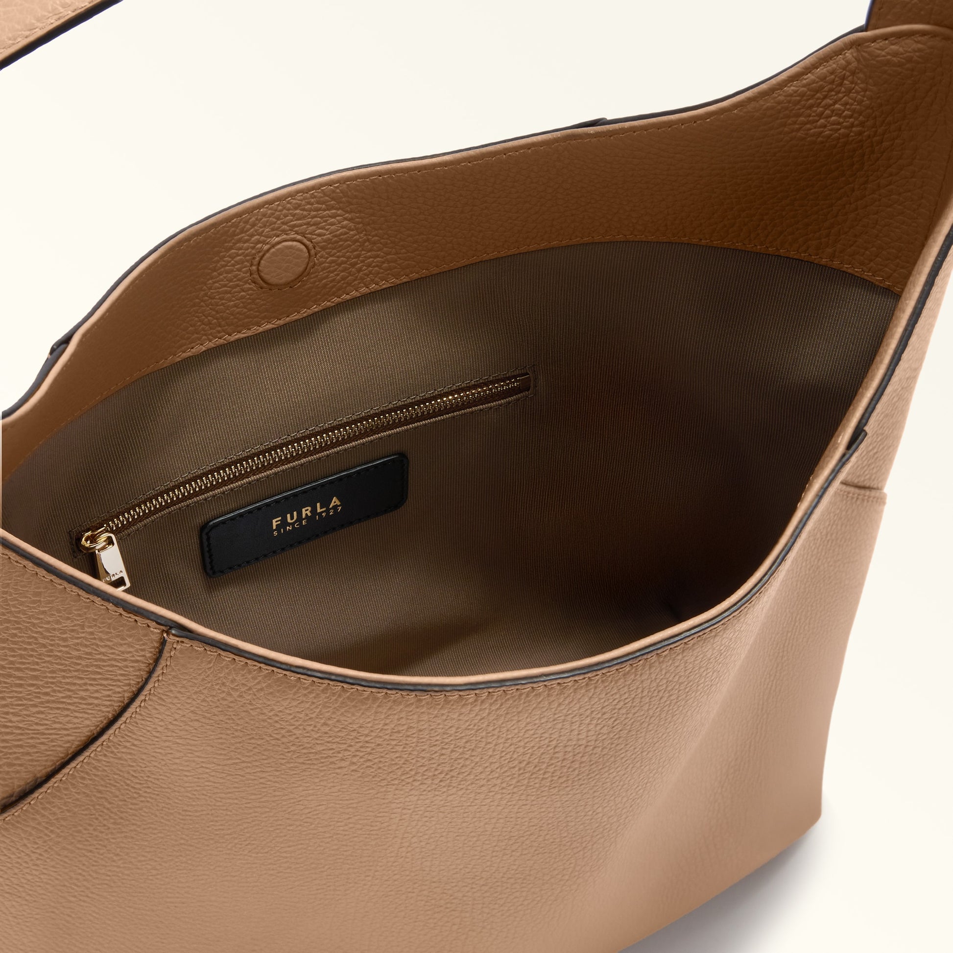 Furla Lara M Hobo Bag In Leather