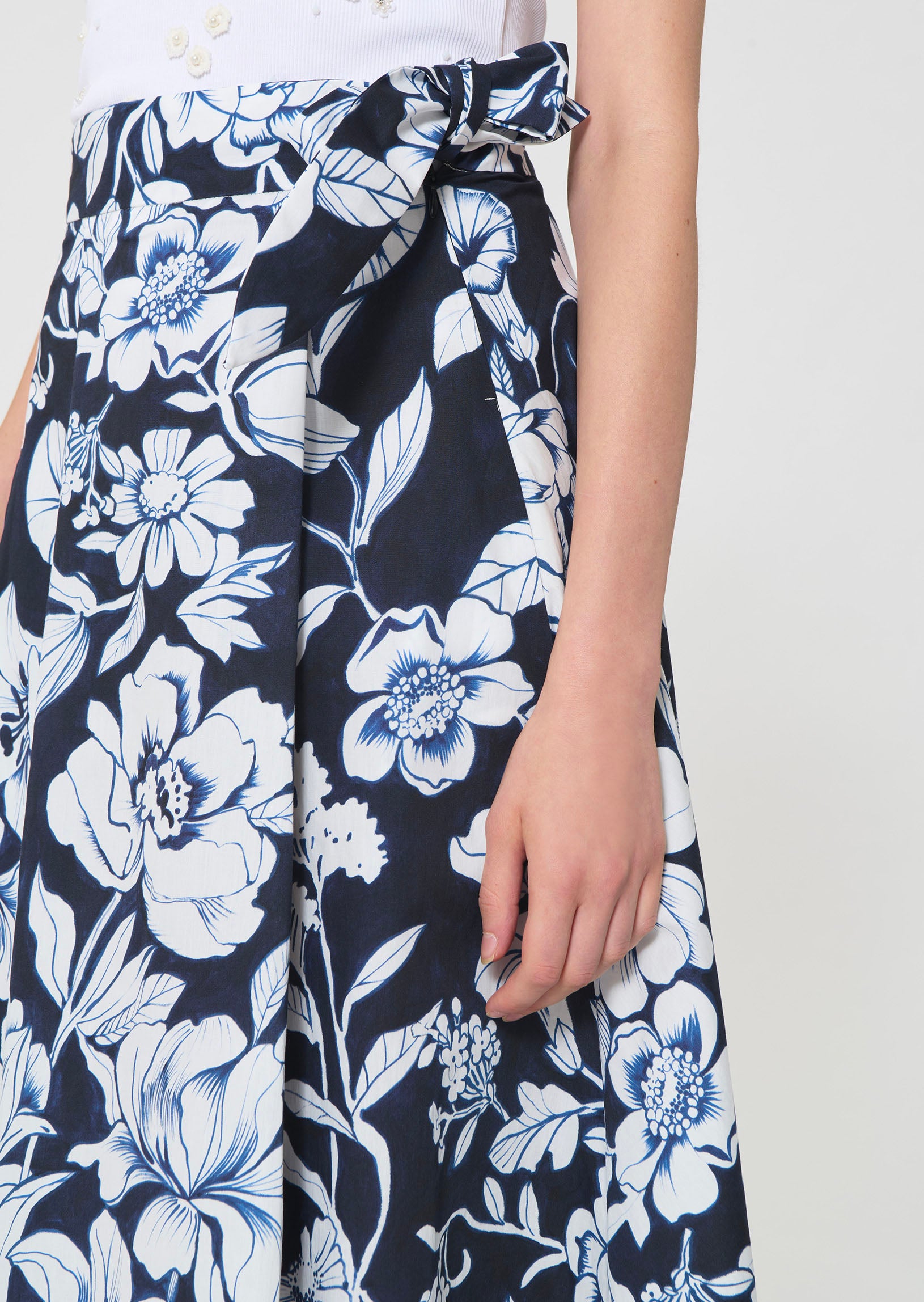 skirt in midnight blue floral printed cotton