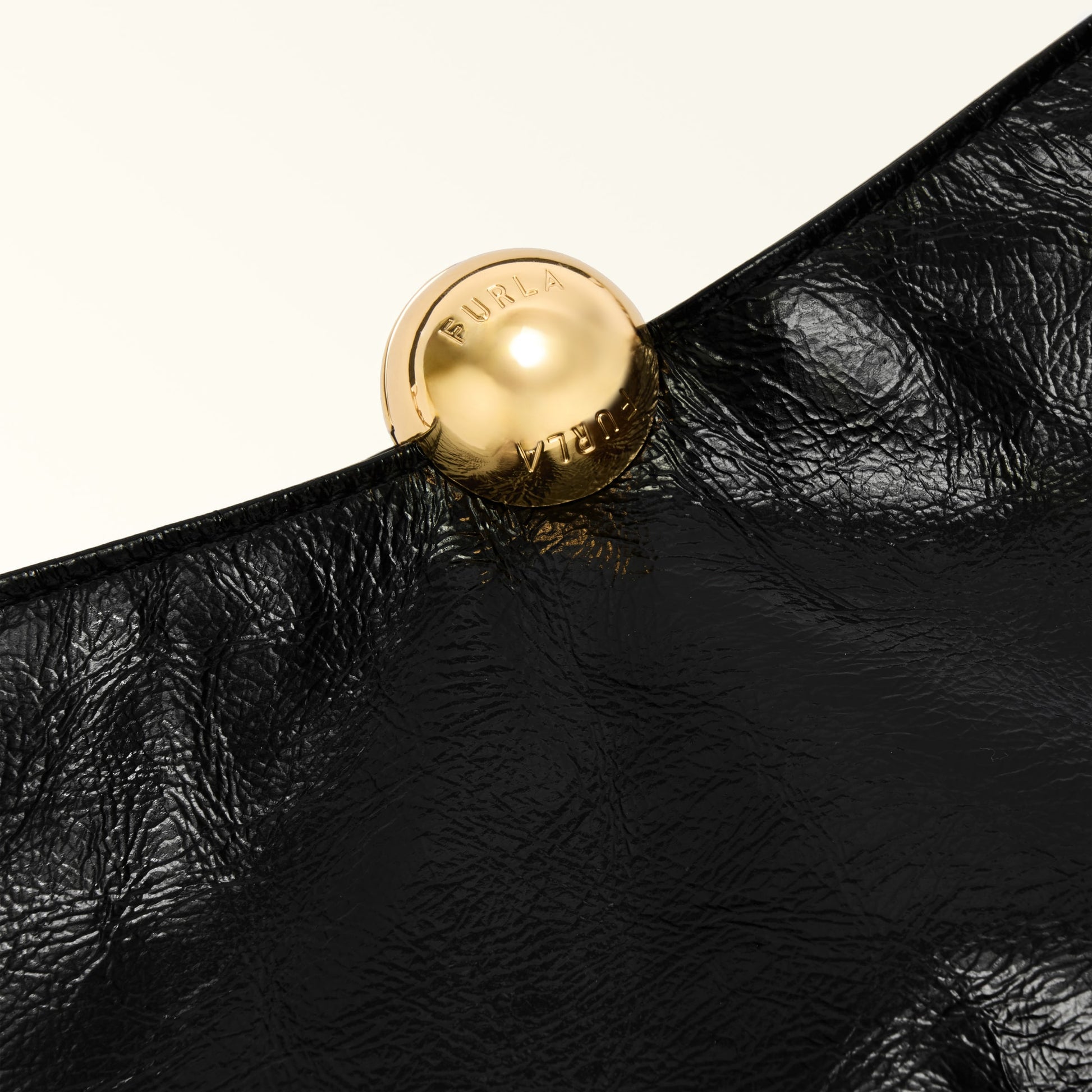 Furla Sfera Soft M Shoulder  Bag In Leather