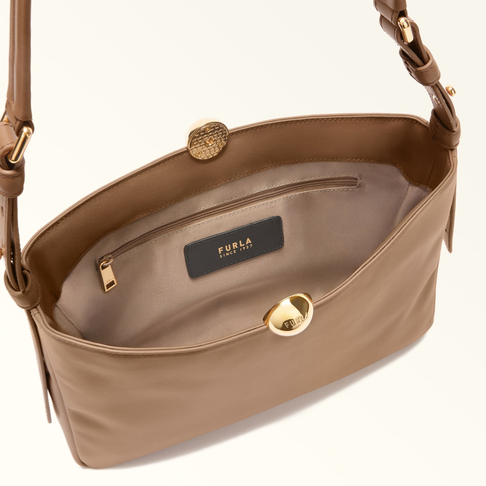 Furla Sfera Soft M Shoulder  Bag In Leather