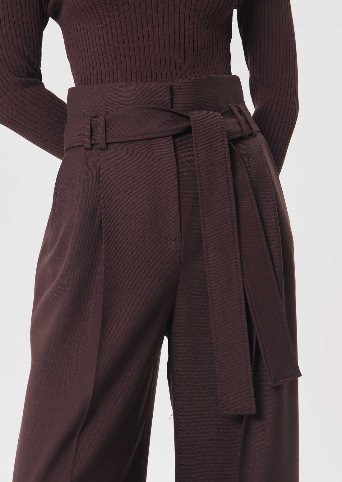 Pia trousers in brown by Tara Jarmon