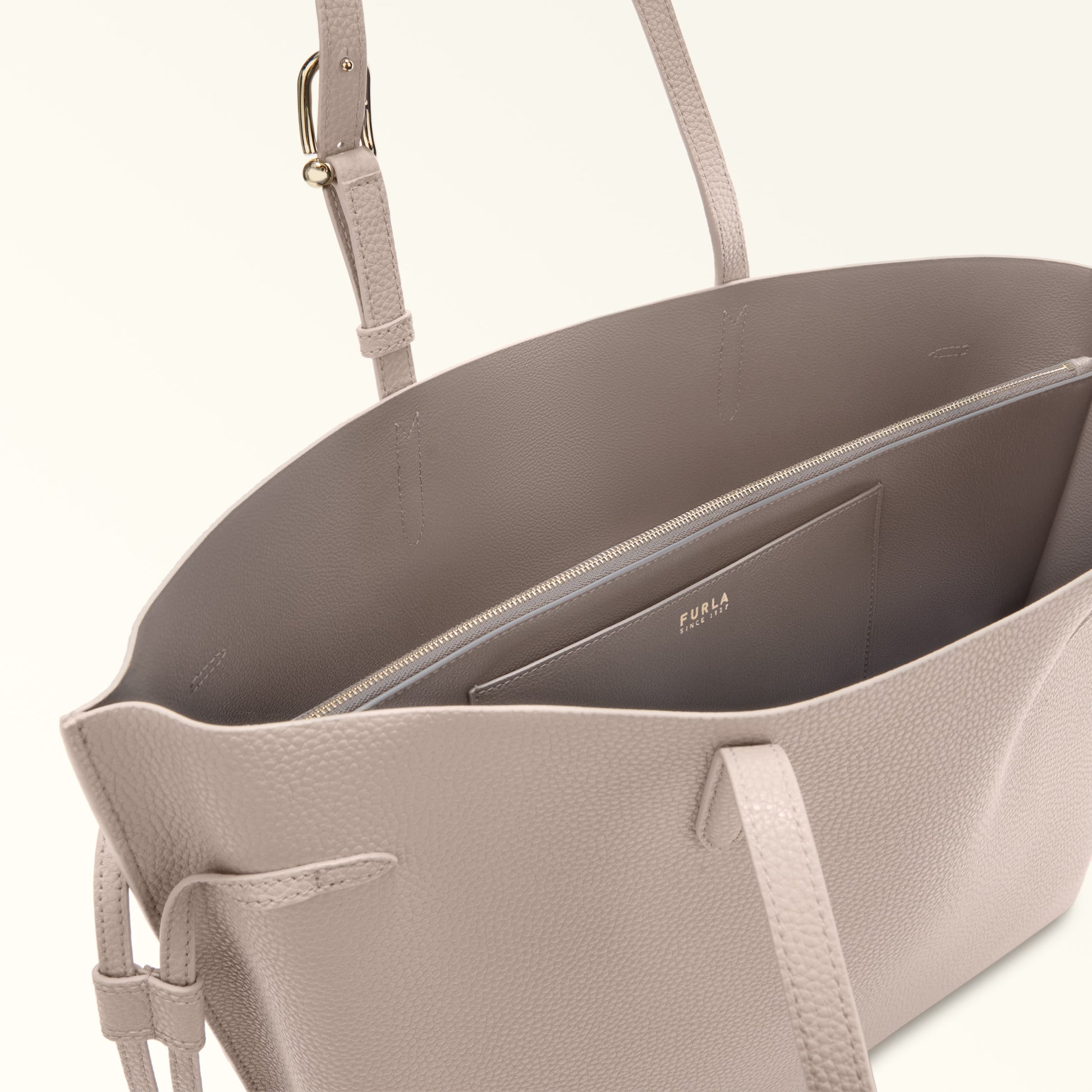 Furla Ava L Tote Bag In Leather