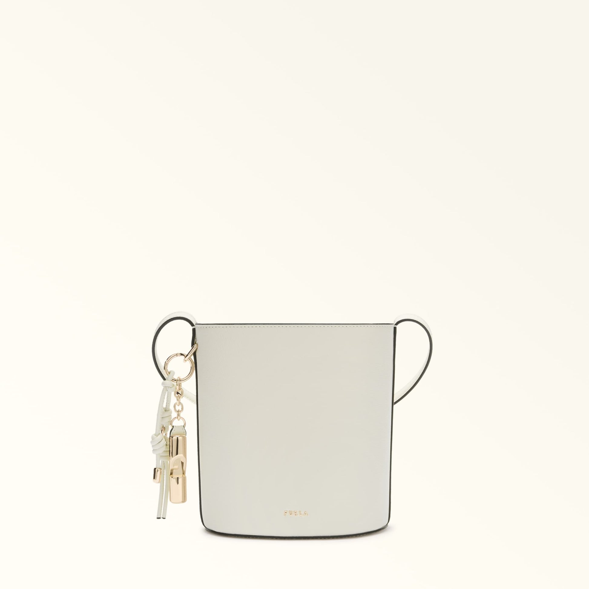 Furla Roxie M Bucket  Bag In Leather