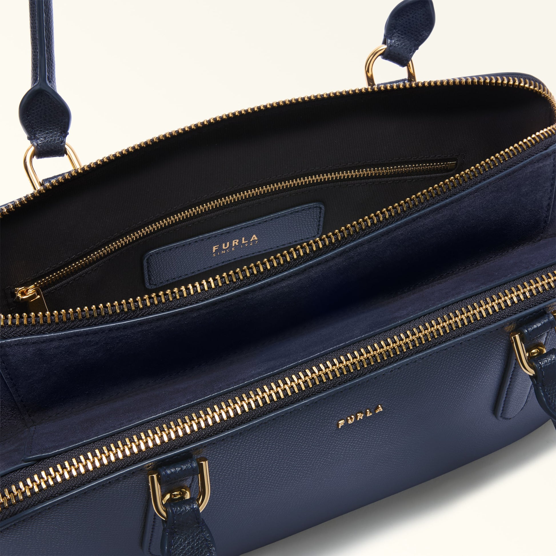 Furla Giulia M Boston  Bag In Leather