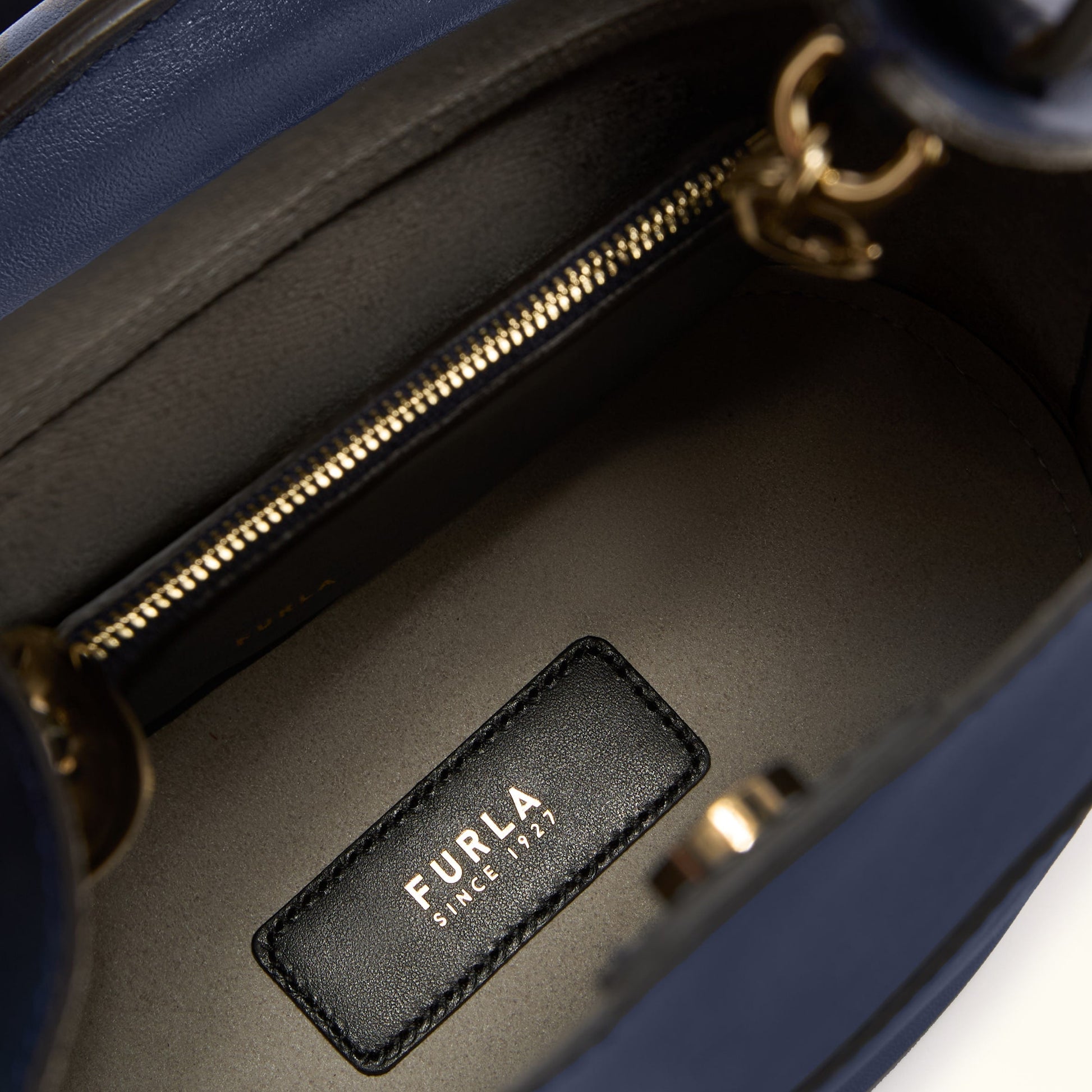 FURLA SFERA BUCKET BAG Furla