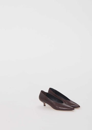 Khate pumps in brown leather by Tara Jarmon