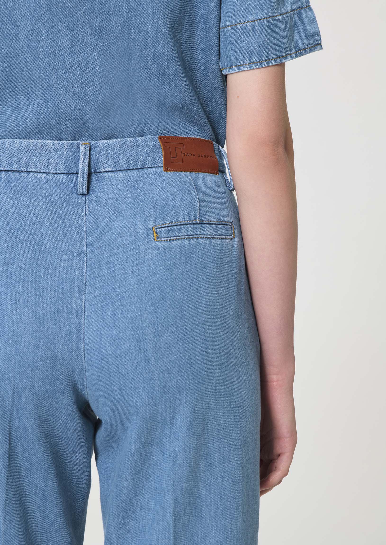 jeans in blue denim