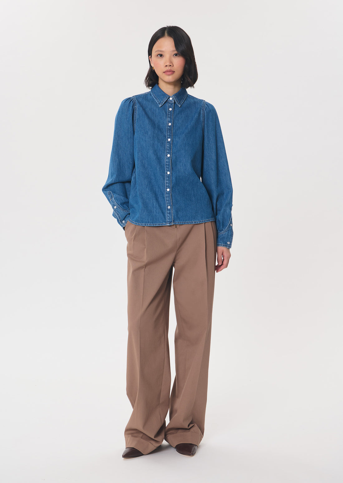 Chloe shirt in denim blue cotton by Tara Jarmon
