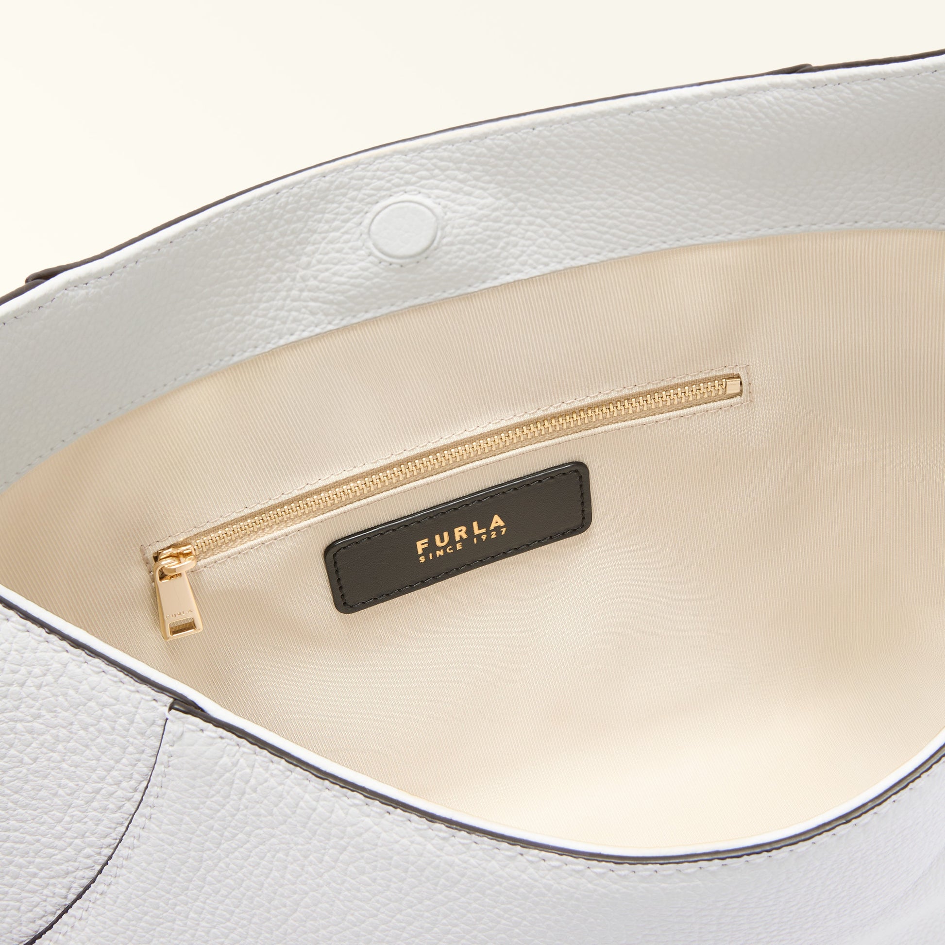 Furla Lara M Hobo Bag In Leather
