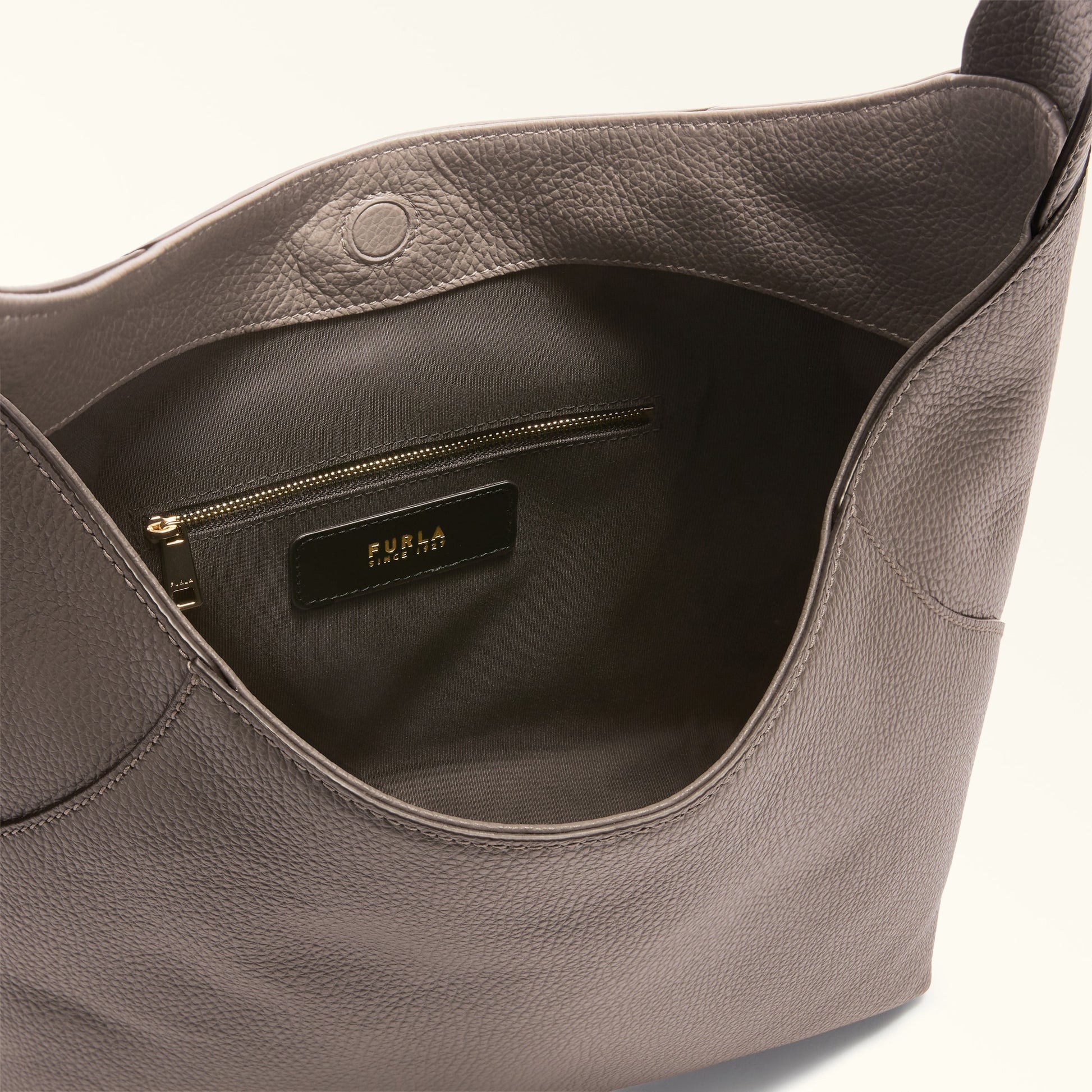 Furla Lara M Hobo Bag In Leather