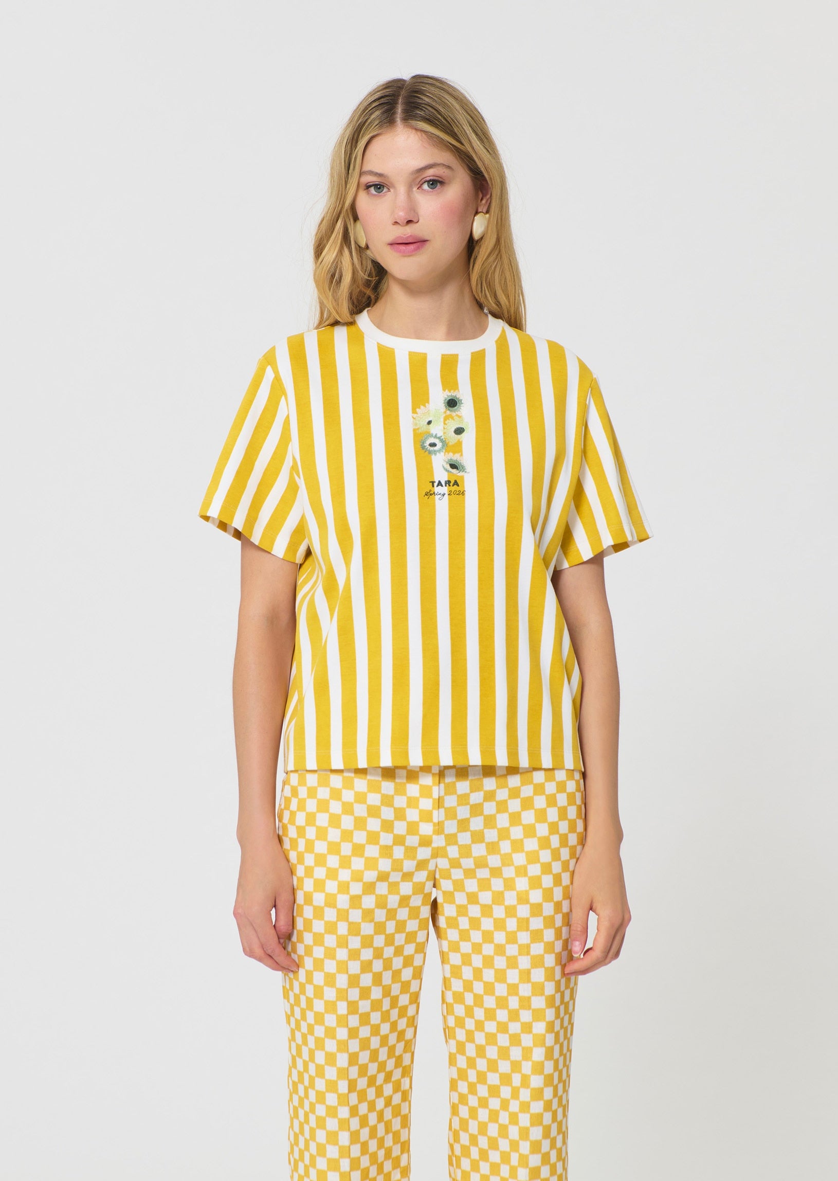 T-shirt in yellow with jersey stripes