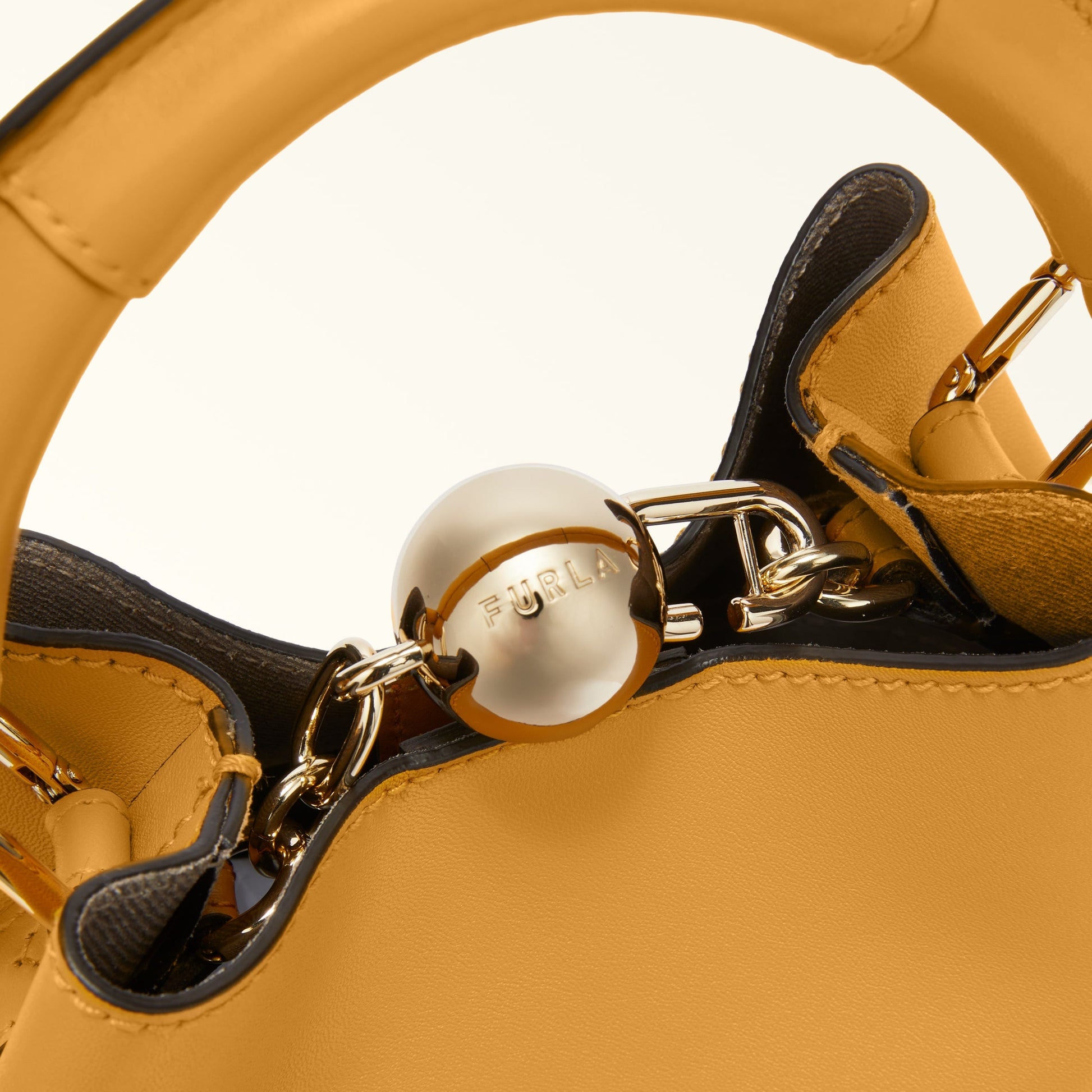 FURLA SFERA BUCKET BAG Furla