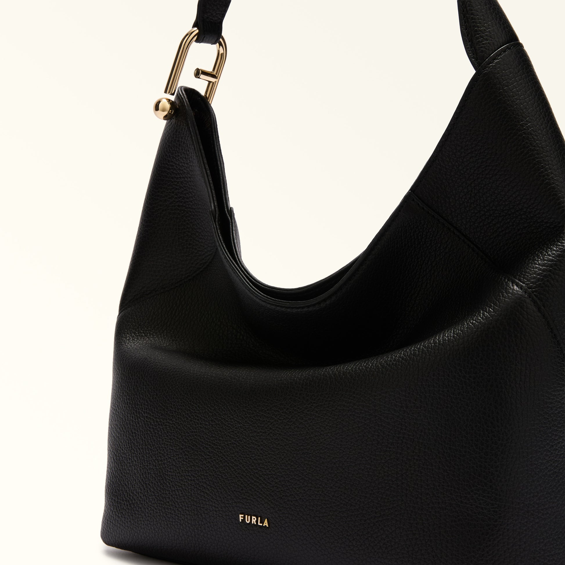 Furla Lara M Hobo Bag In Leather