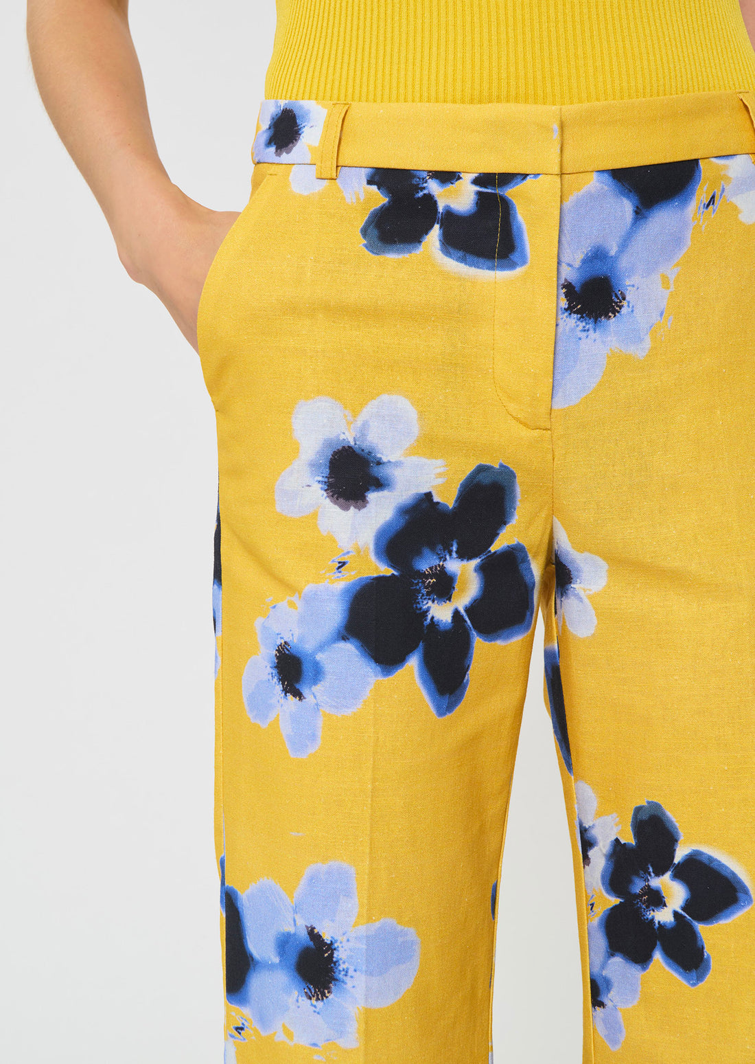 trousers in yellow floral printed linen and cotton