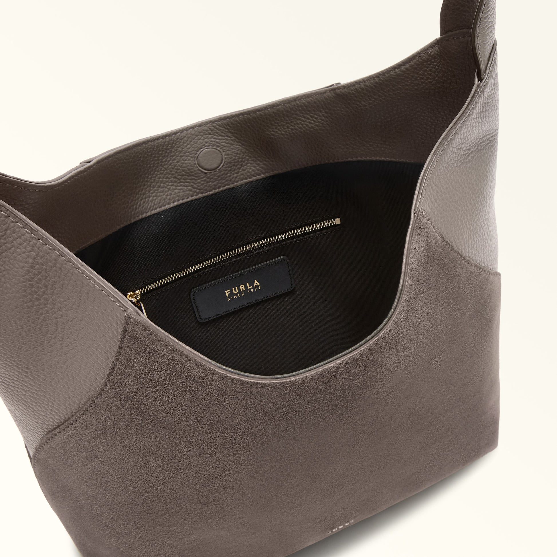 Furla Lara M Hobo Bag In Leather