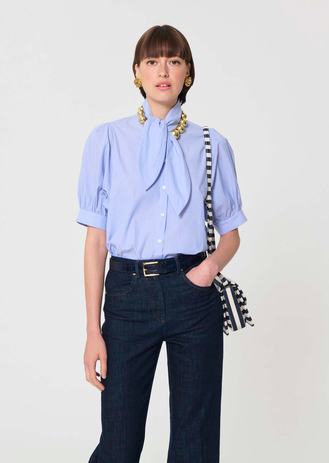 shirt in blue with thin stripes