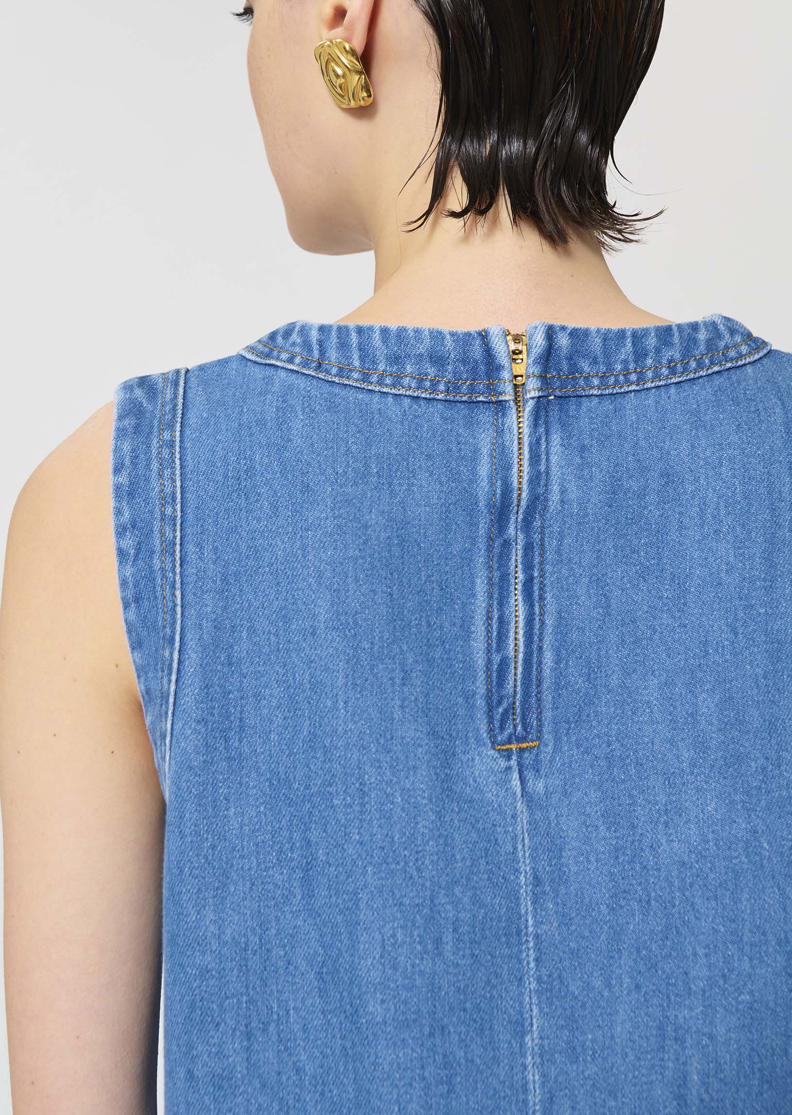top in blue denim