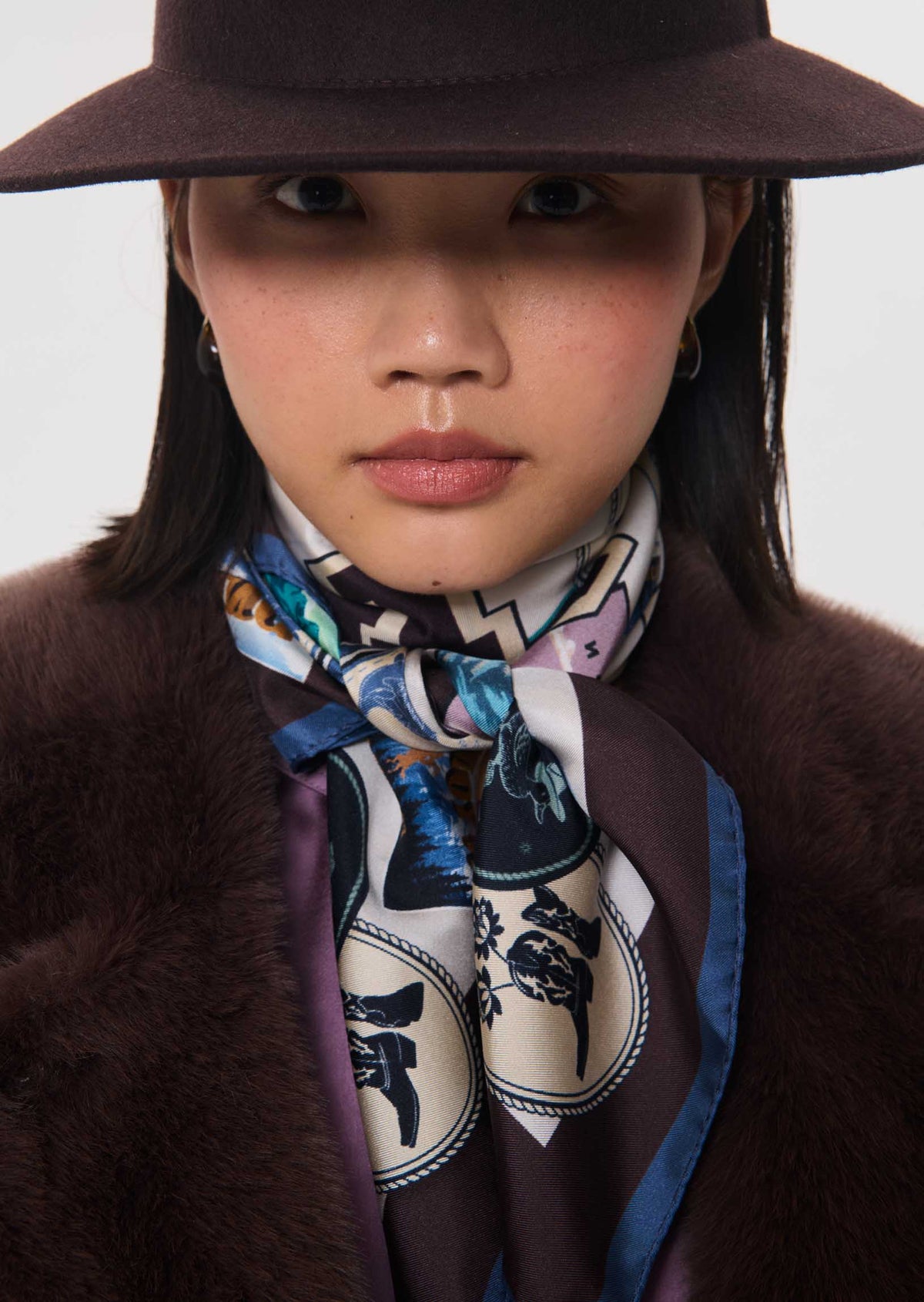Erinna scarf in off white silk by Tara Jarmon