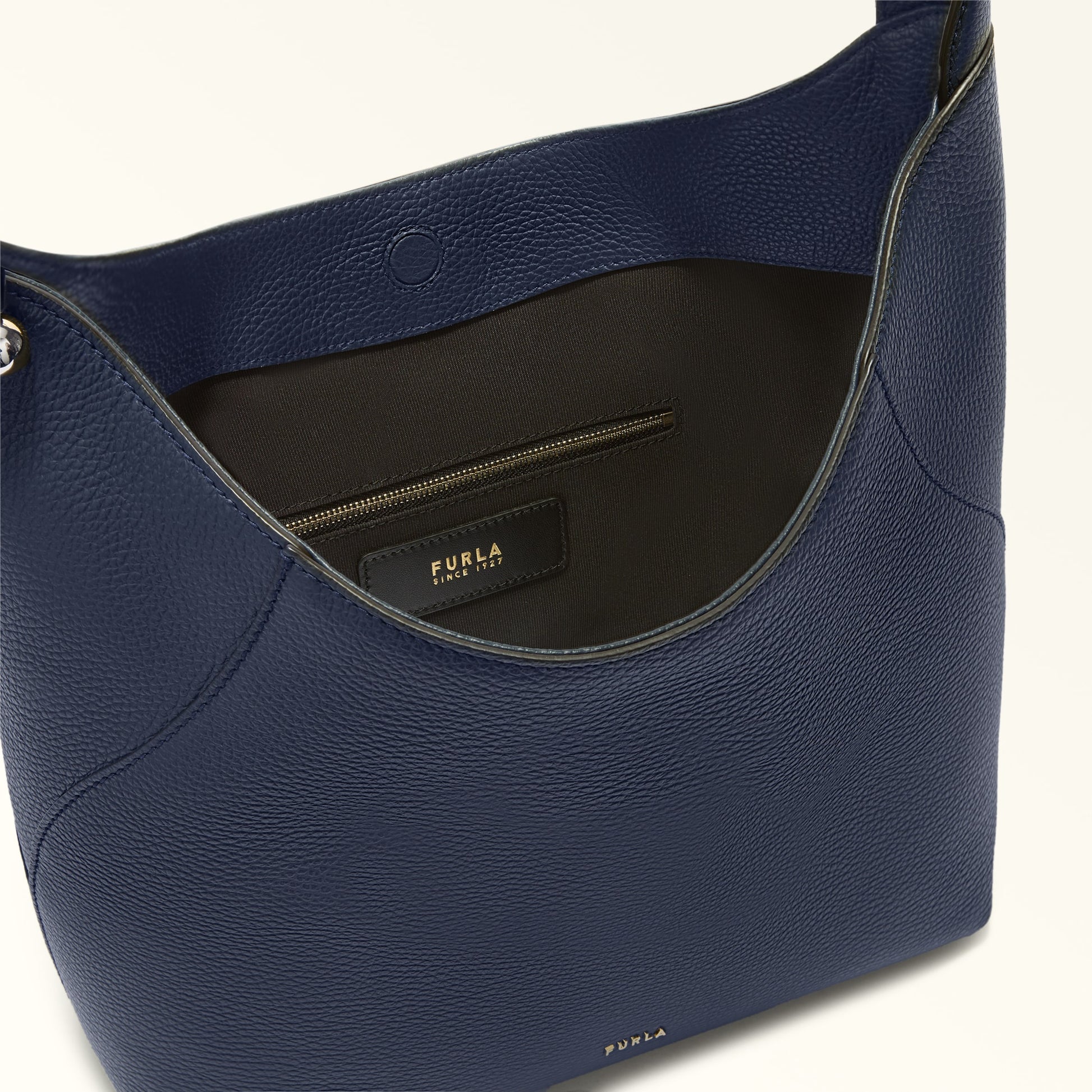 Furla Lara M Hobo Bag In Leather