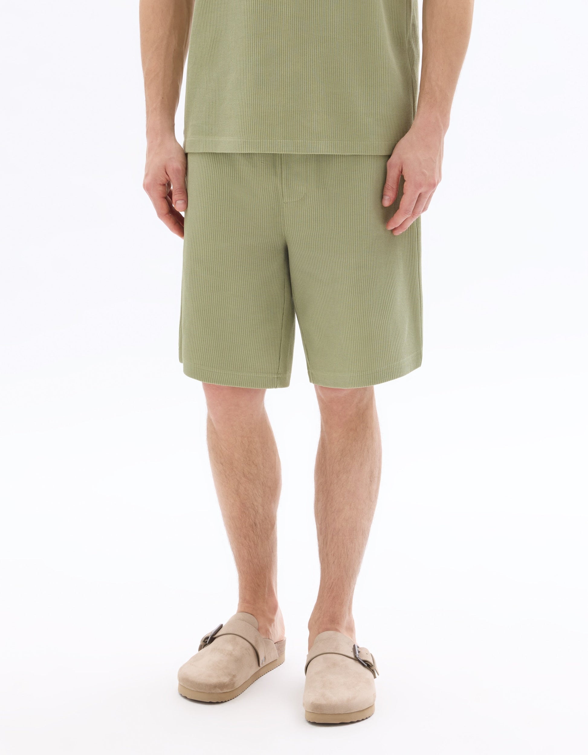 Green Regular Fit Ribbed Knit Bermuda Shorts<br>100% Cotton Celio