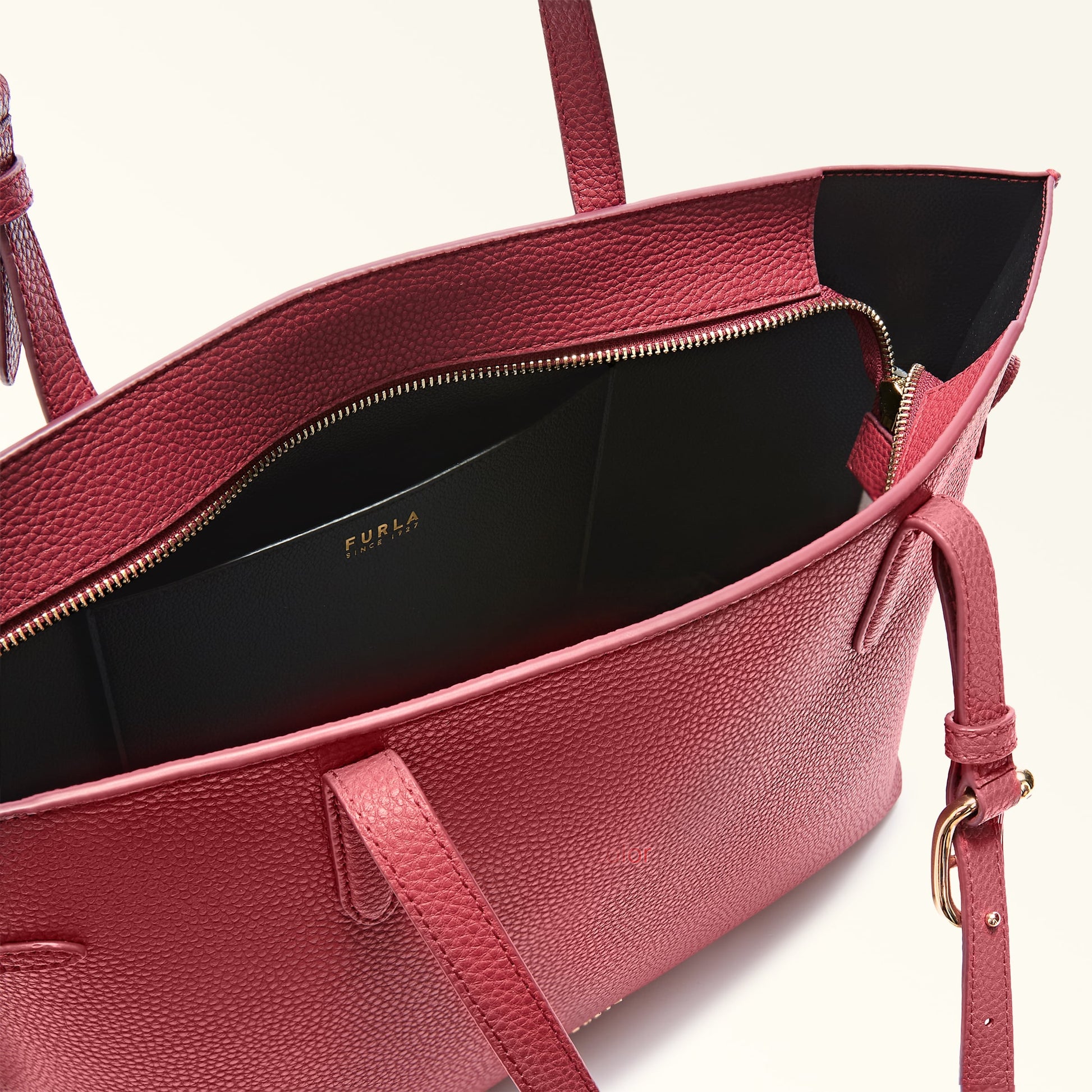 Furla Ava M Tote Bag In Leather