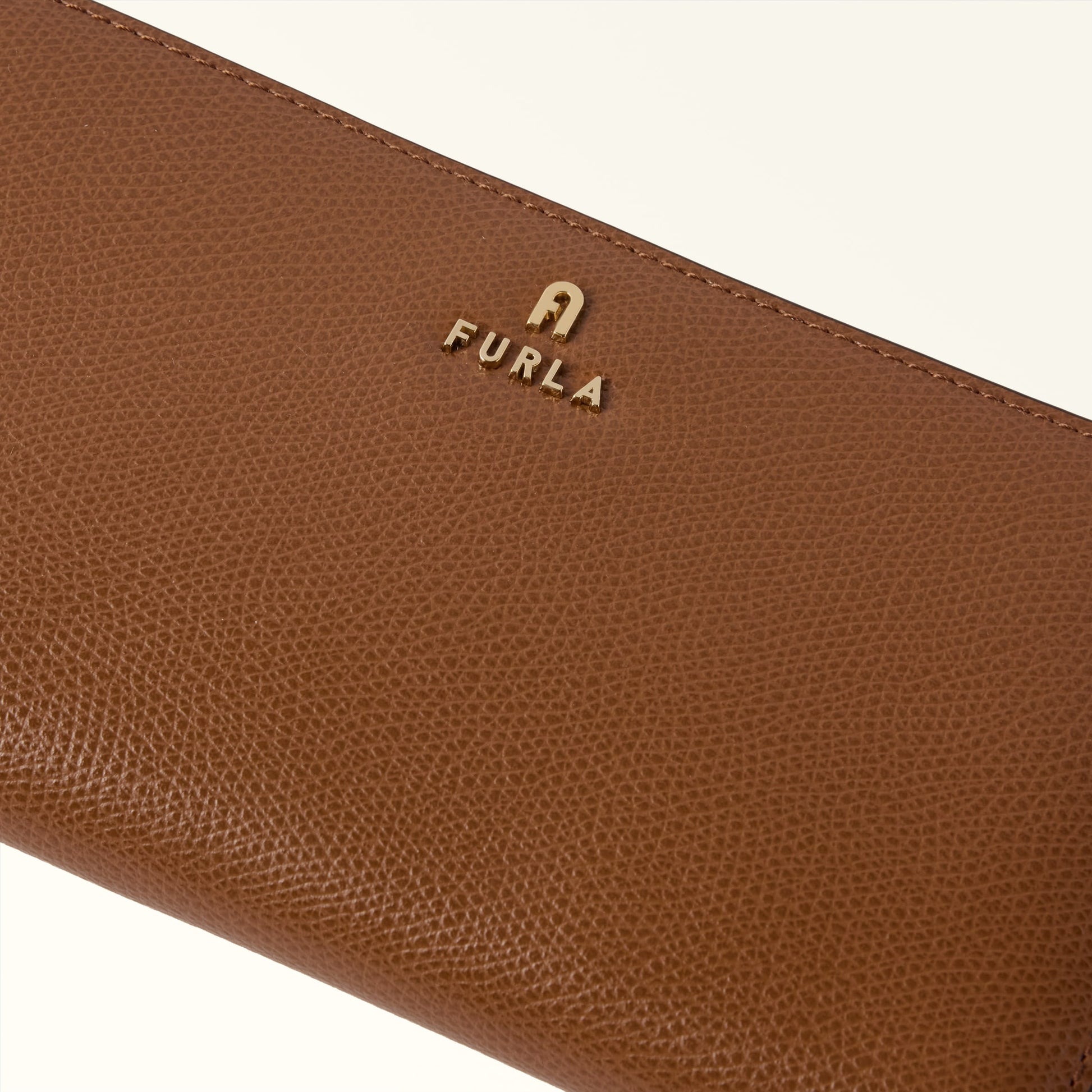 Furla Camelia Xl Zip Around in Brown - Wallets 