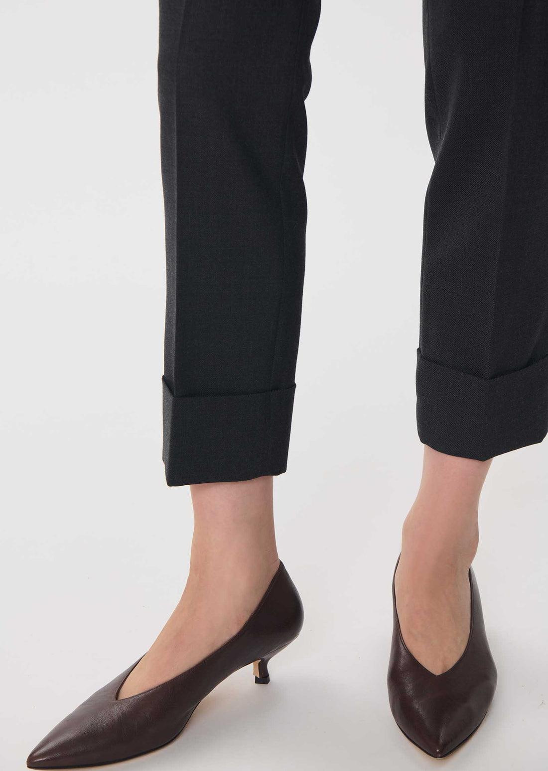 Philippa trousers in grey by Tara Jarmon