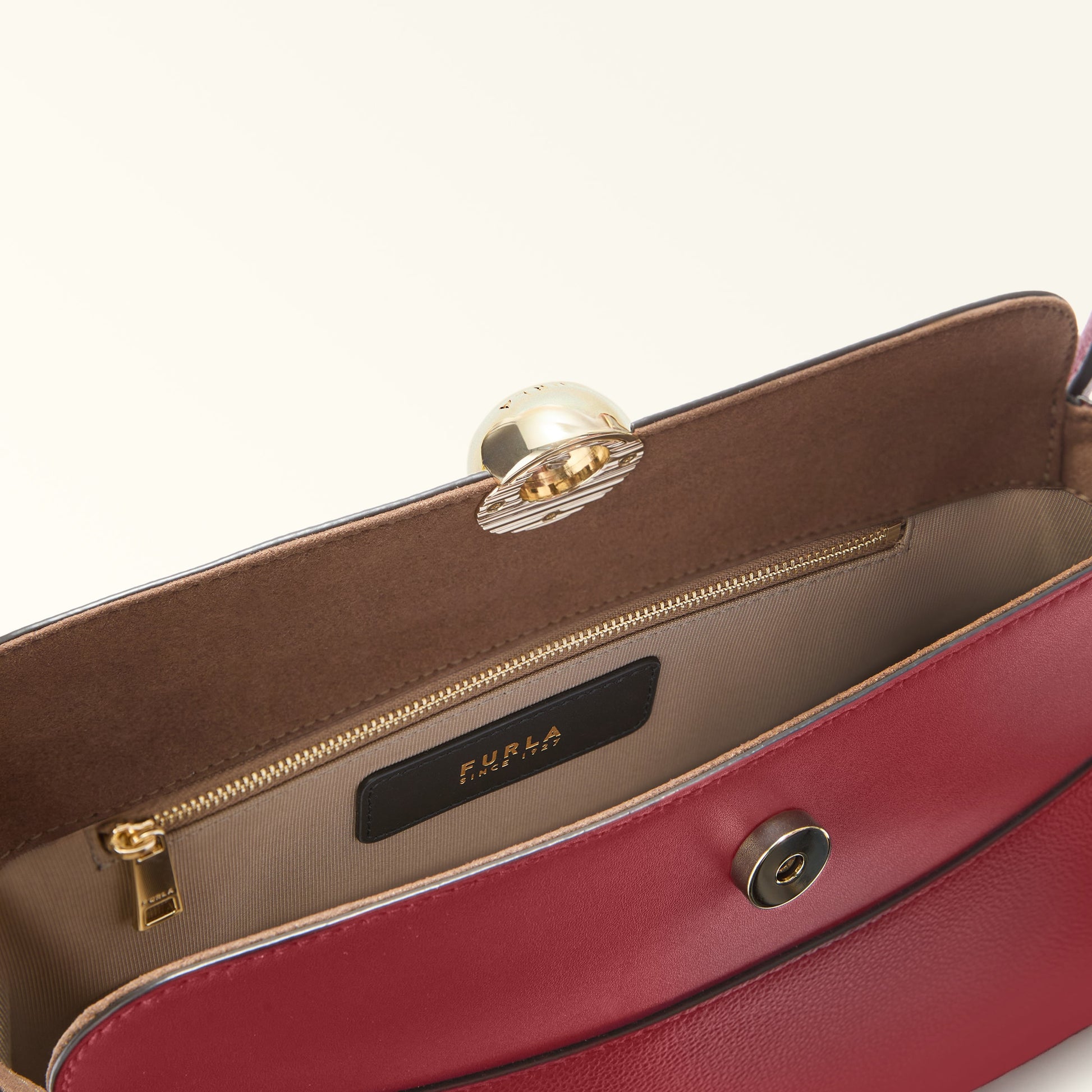 Furla Nicole M Boston  Bag In Leather
