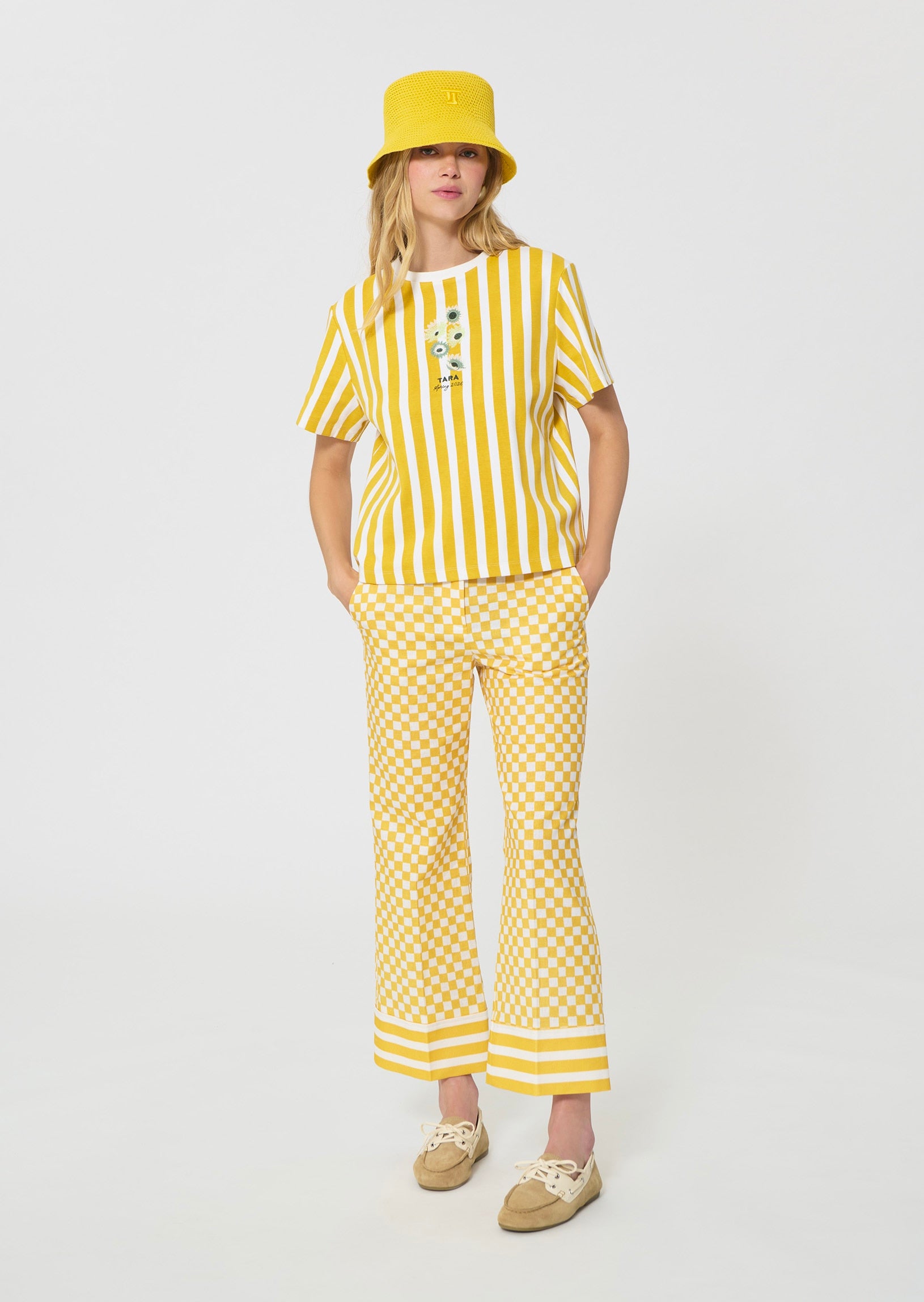 T-shirt in yellow with jersey stripes