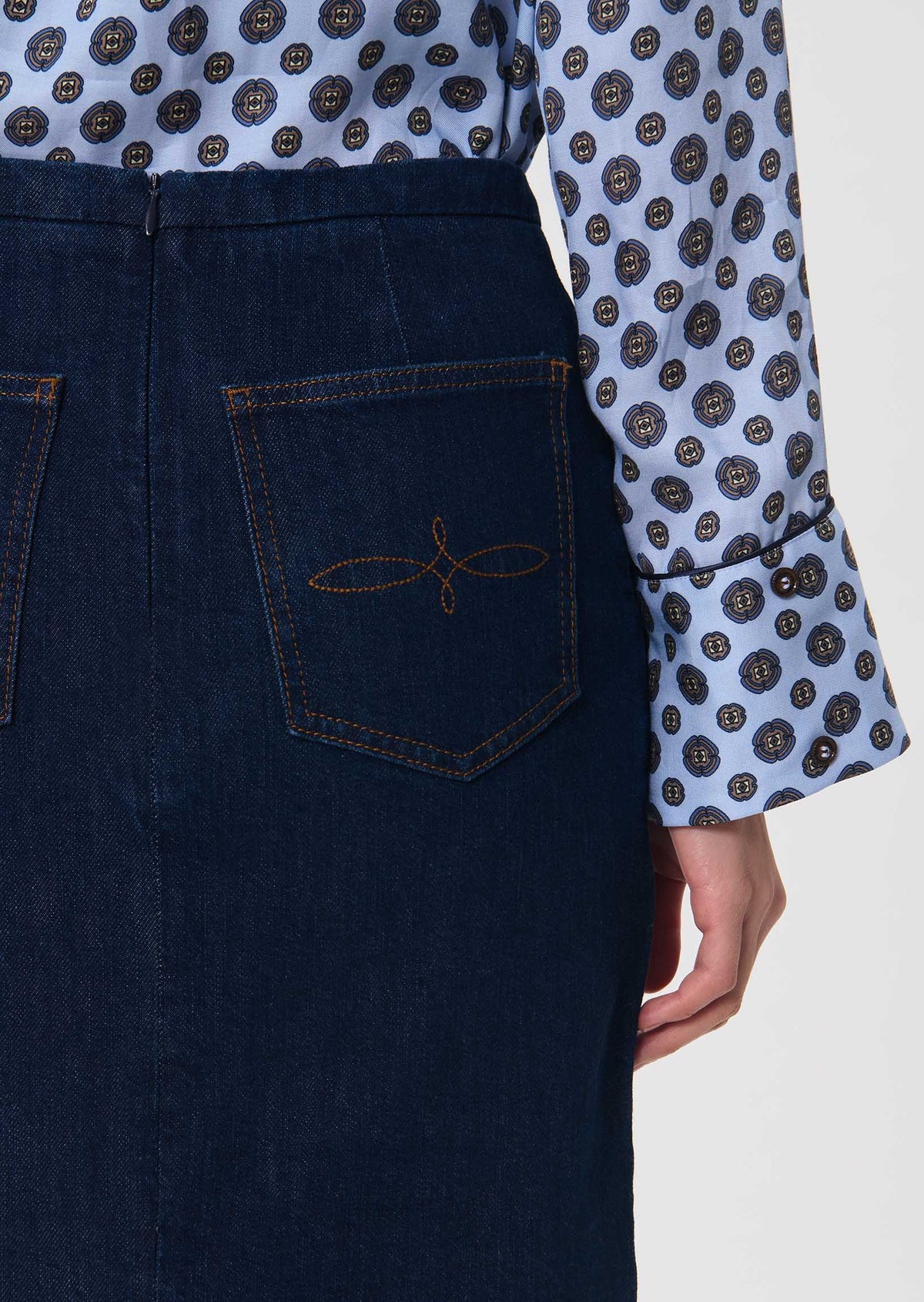 Jane skirt in navy by Tara Jarmon