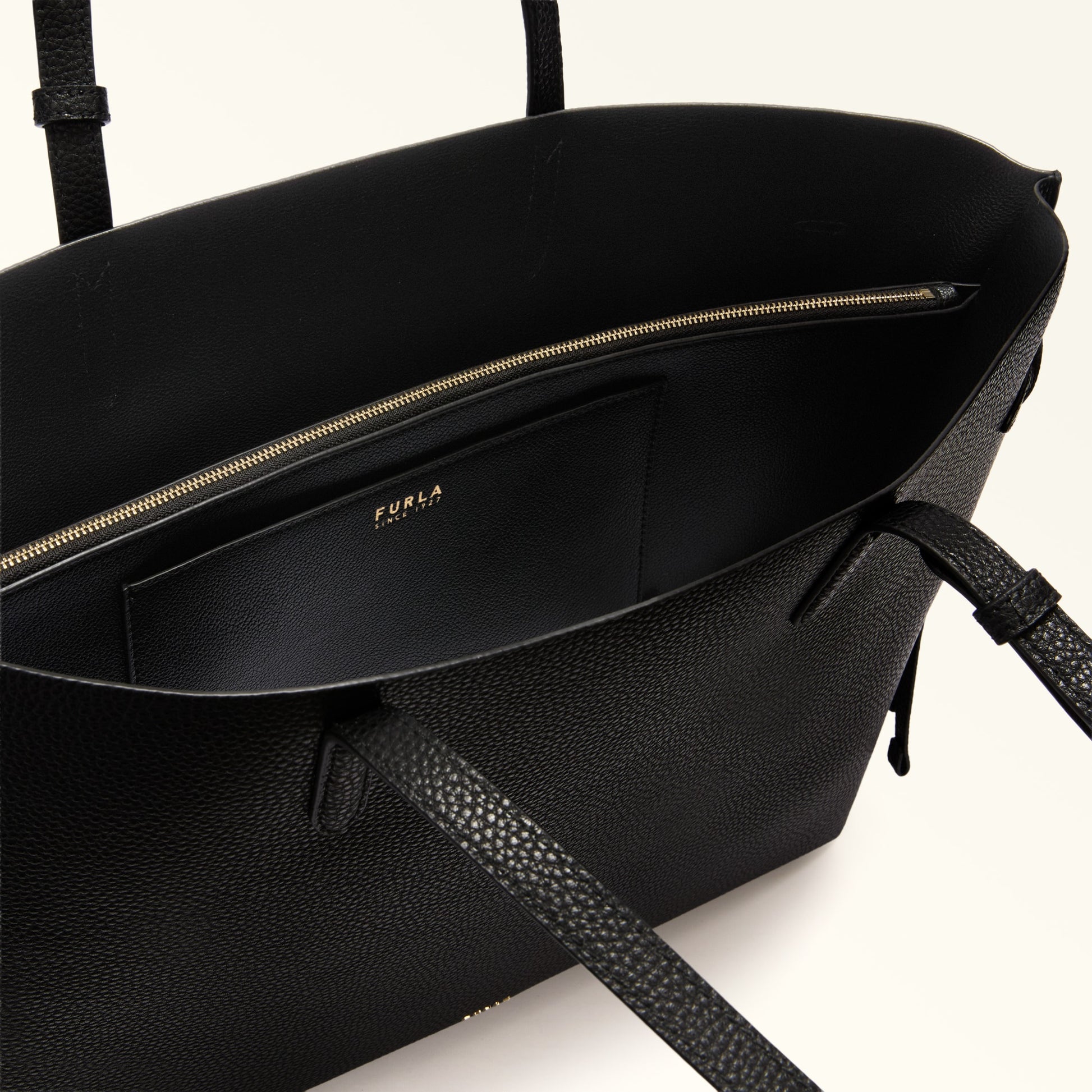 Furla Ava L Tote Bag In Leather