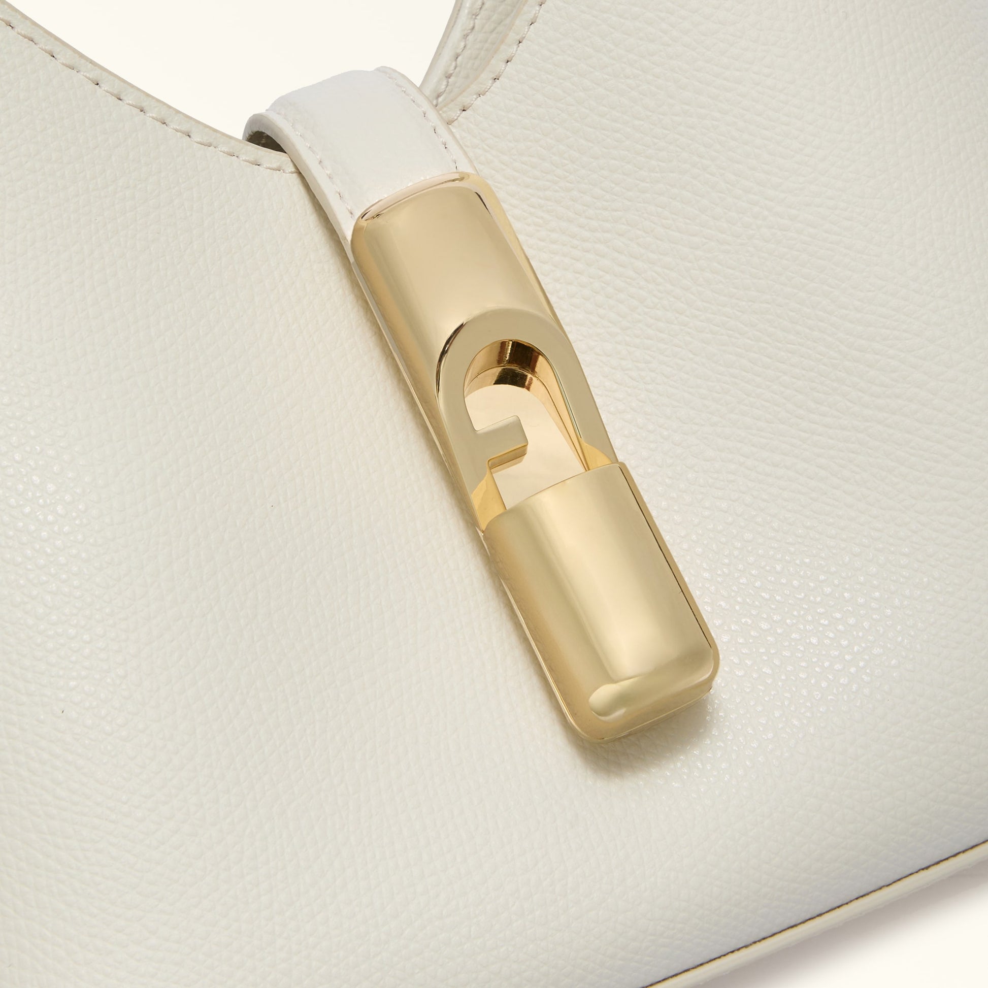 Furla Iride M Hobo Bag In Leather