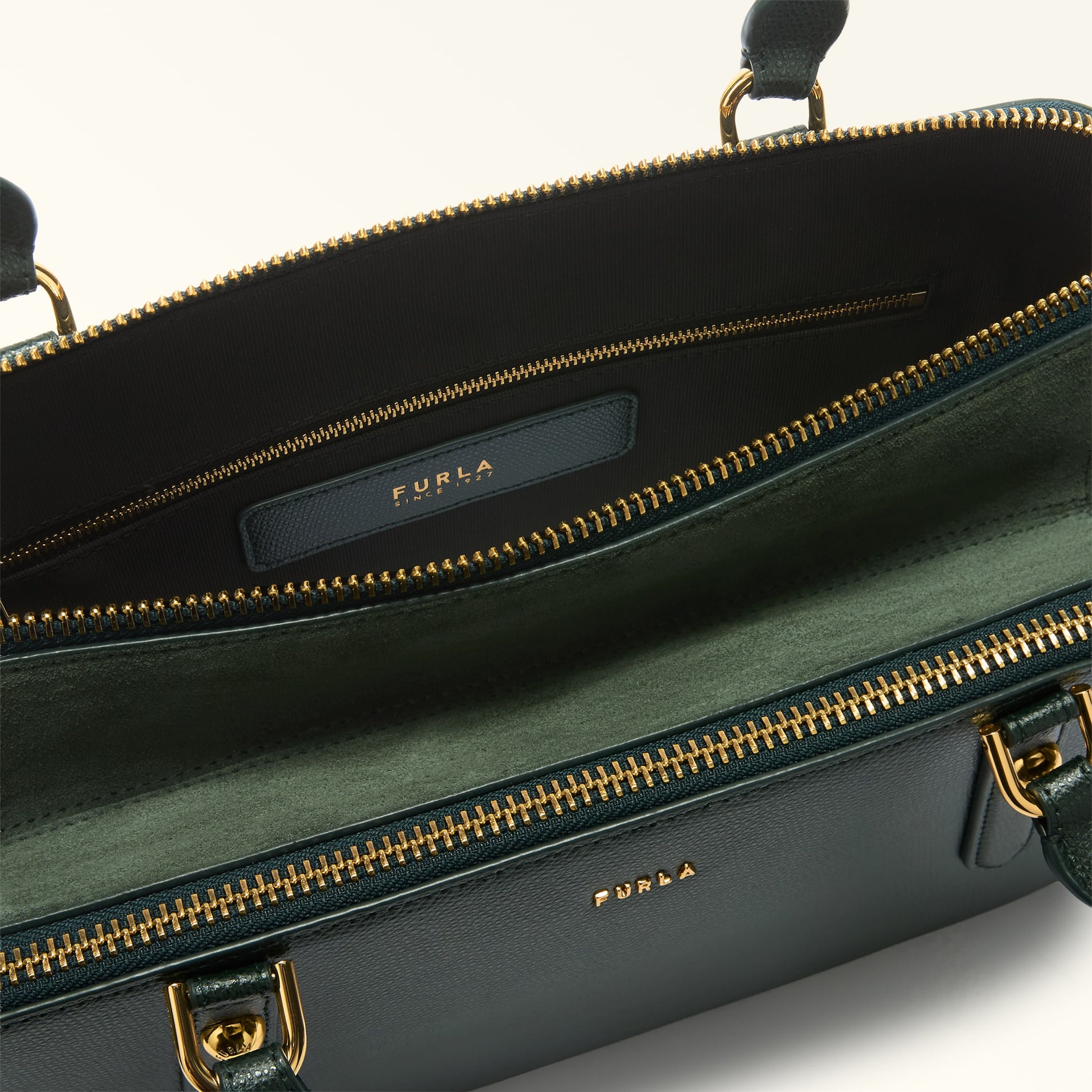 Furla Giulia M Boston  Bag In Leather