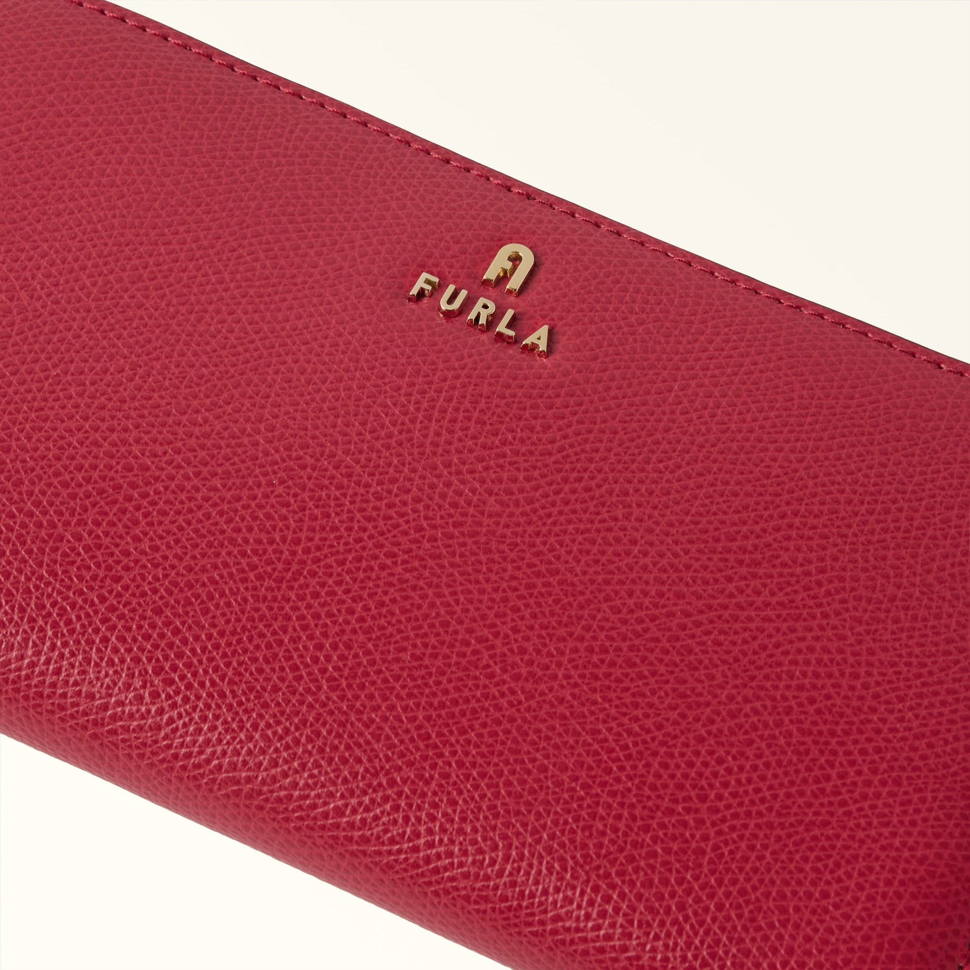 Furla Camelia Xl Zip Around in Pink - Wallets 